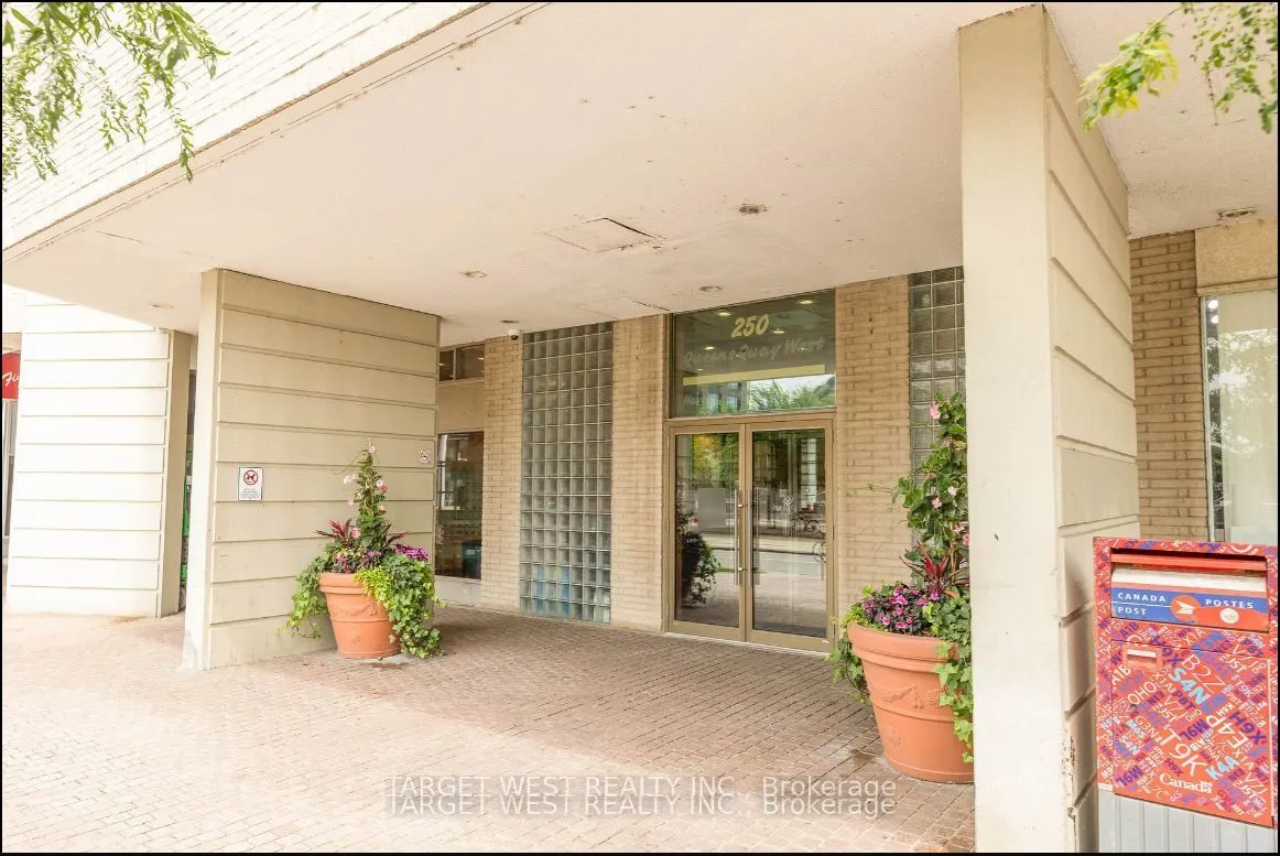 250 queens Quay