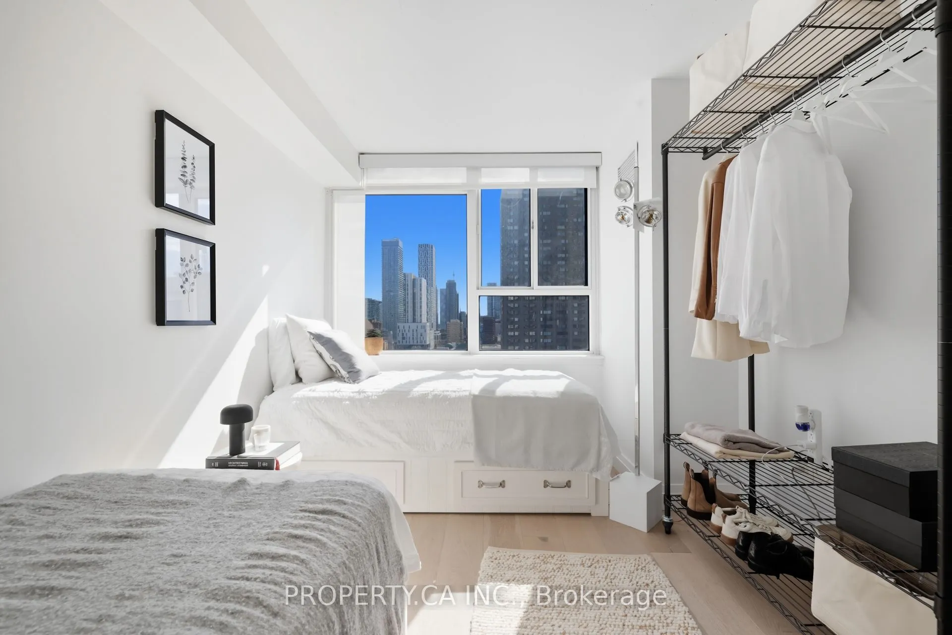 45 Carlton Street, #1501