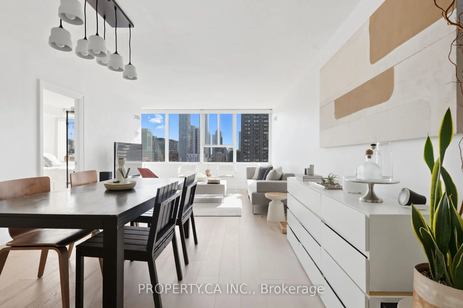 45 Carlton Street, #1501