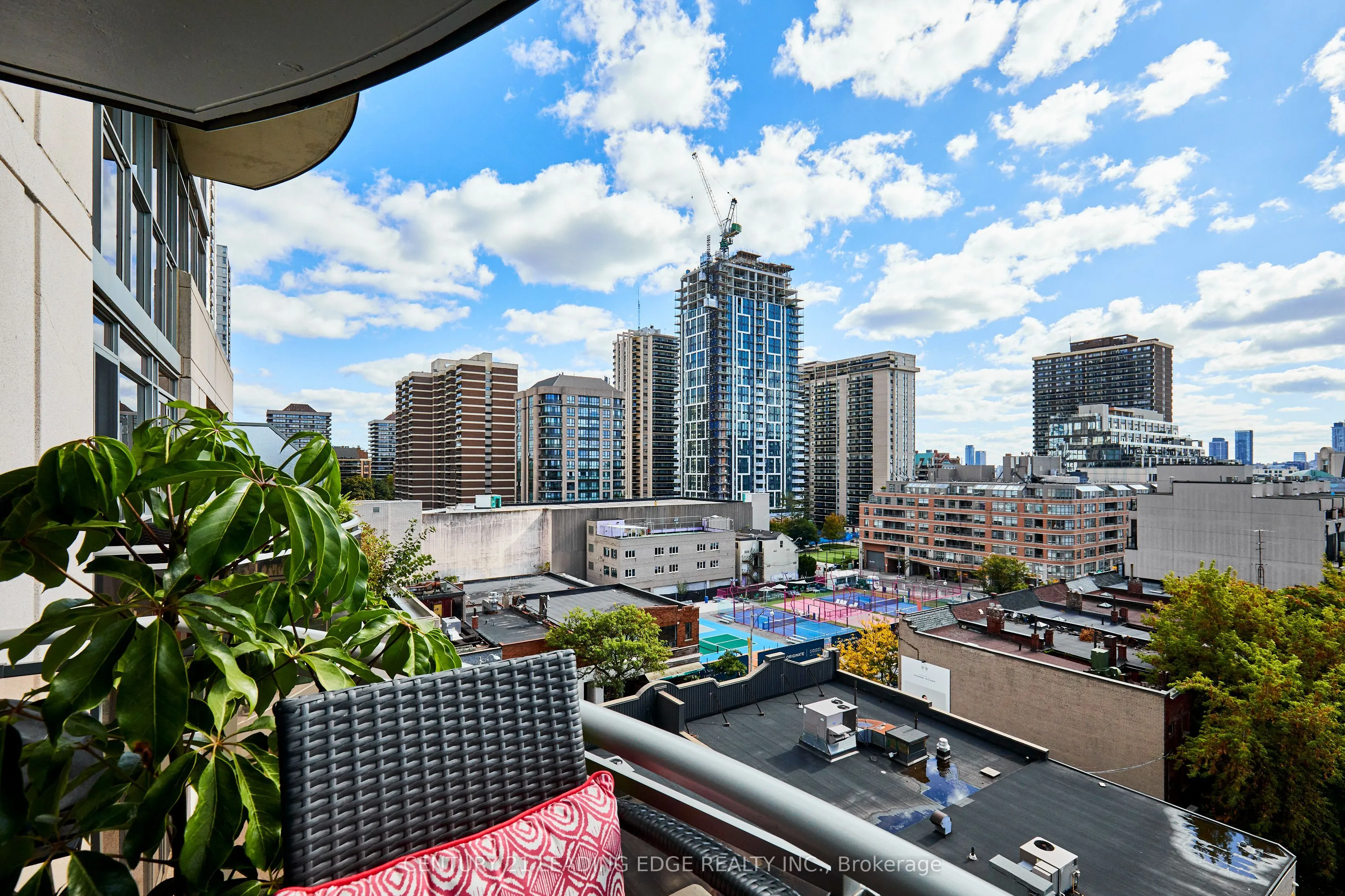 1430 Yonge Street, #703