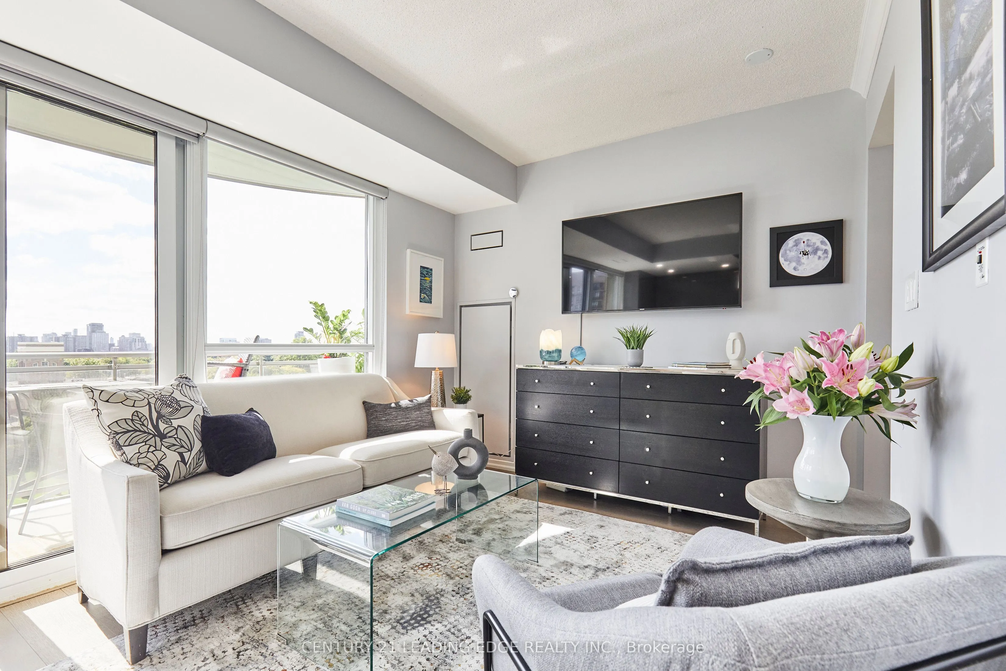 1430 Yonge Street, #703