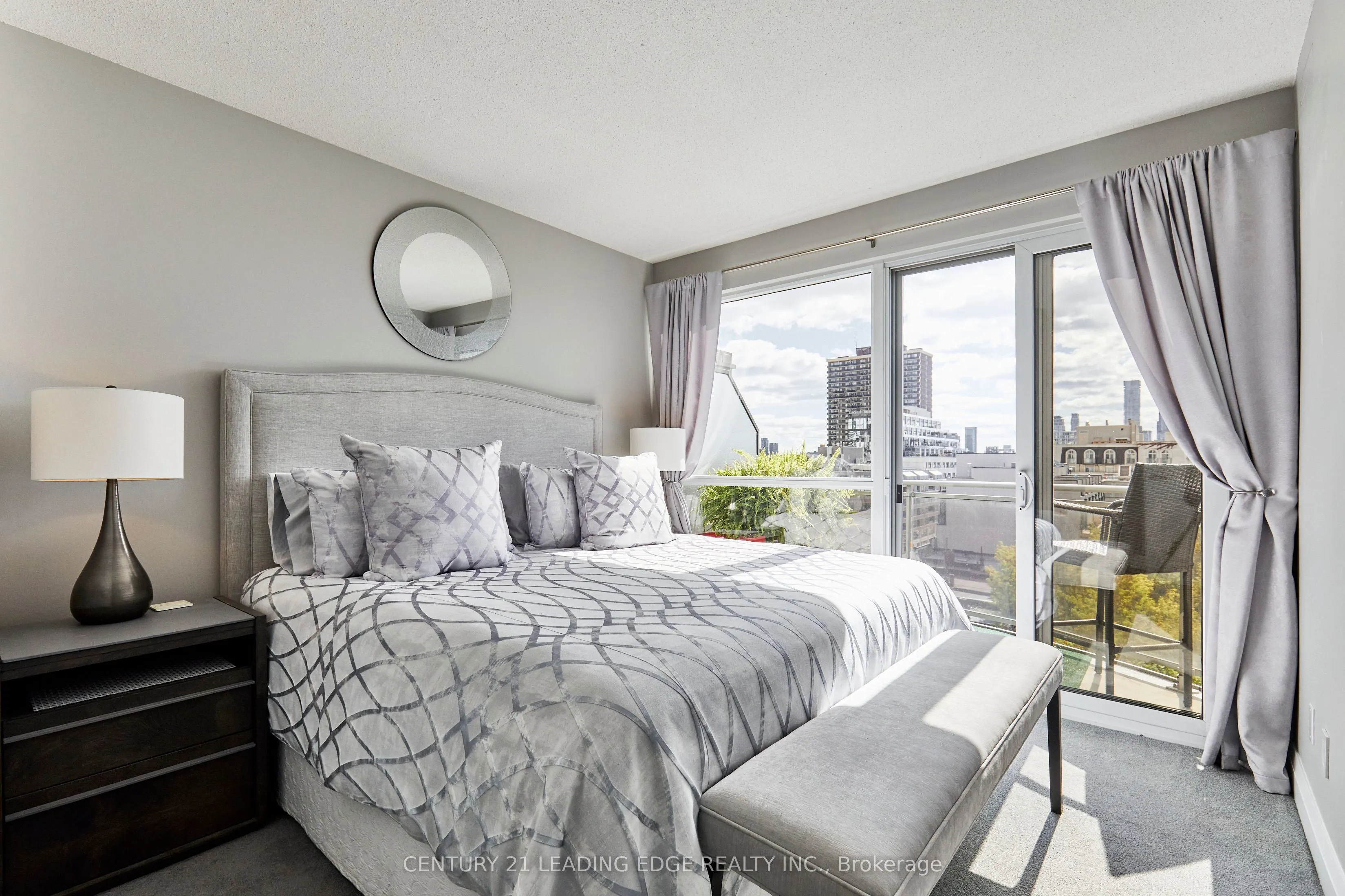 1430 Yonge Street, #703