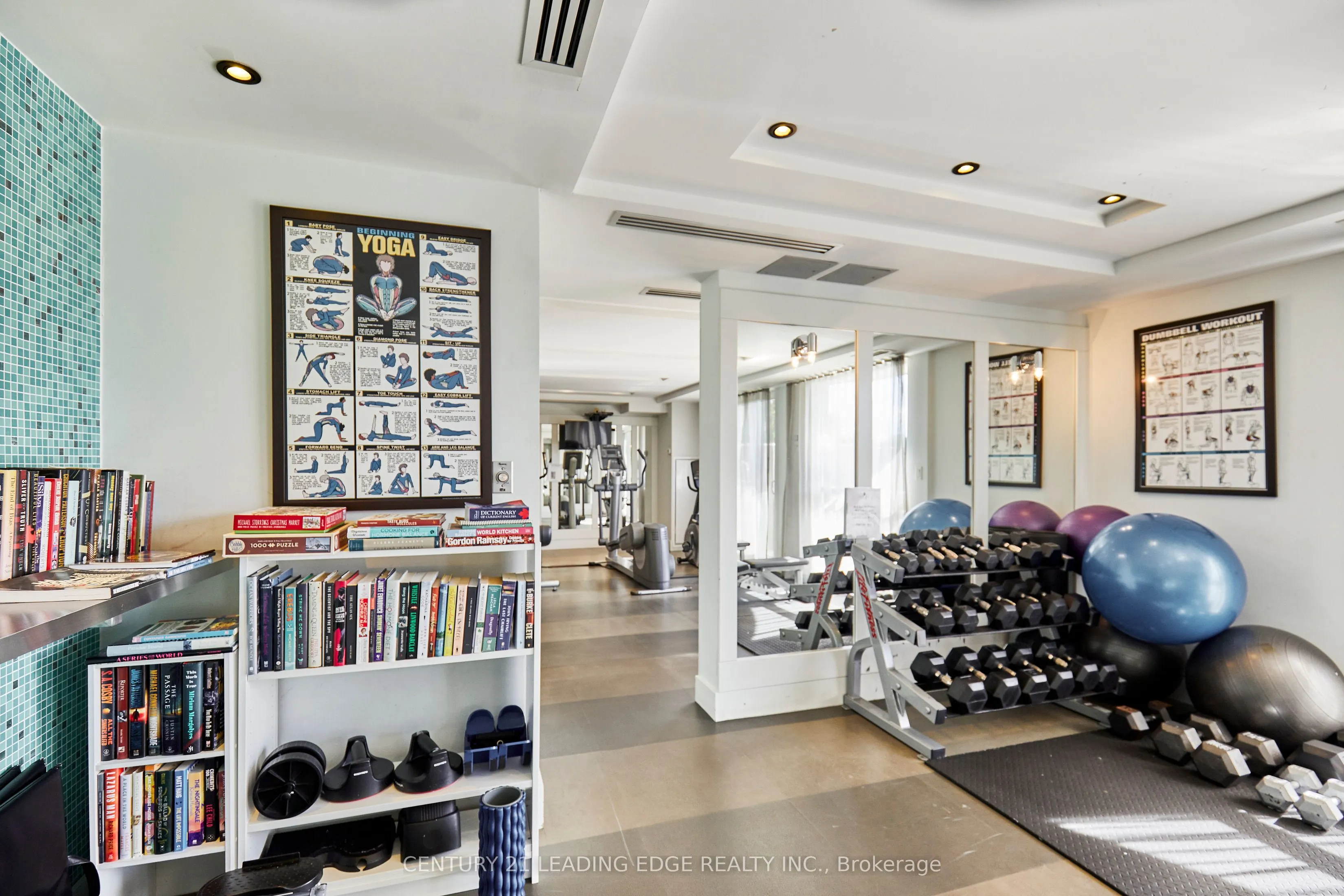 1430 Yonge Street, #703
