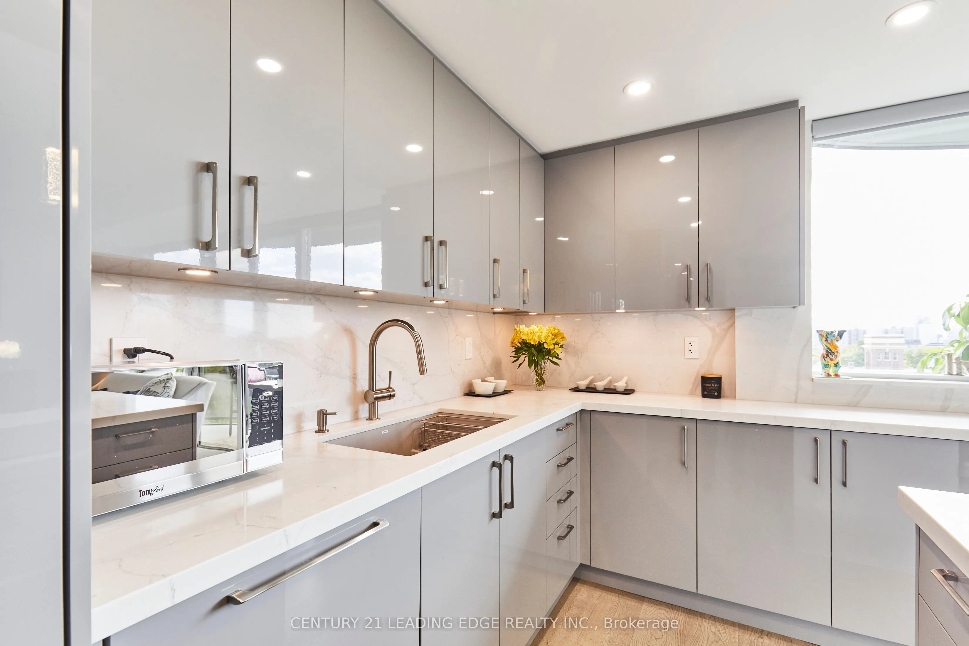 1430 Yonge Street, #703
