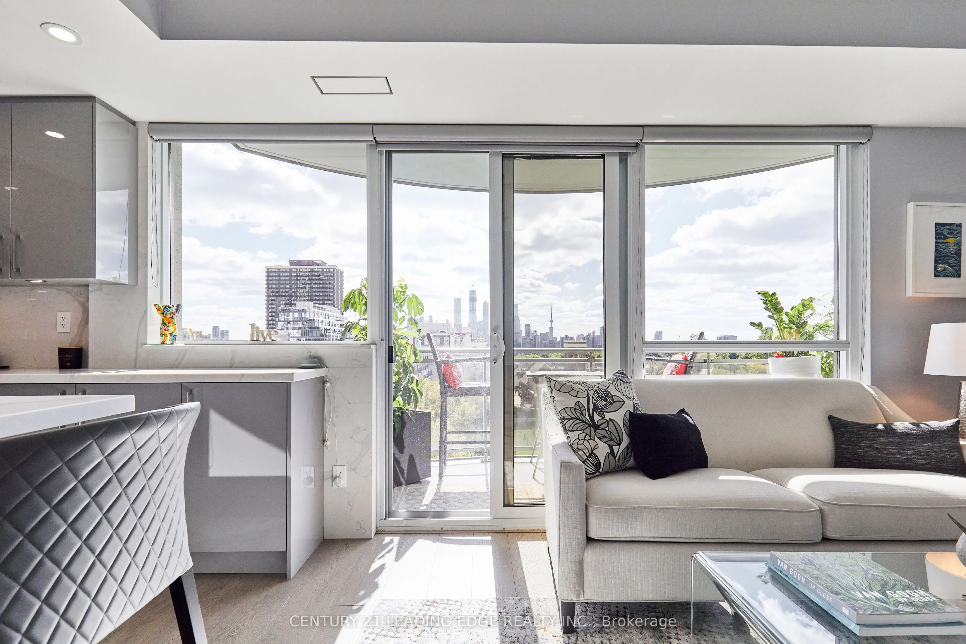 1430 Yonge Street, #703