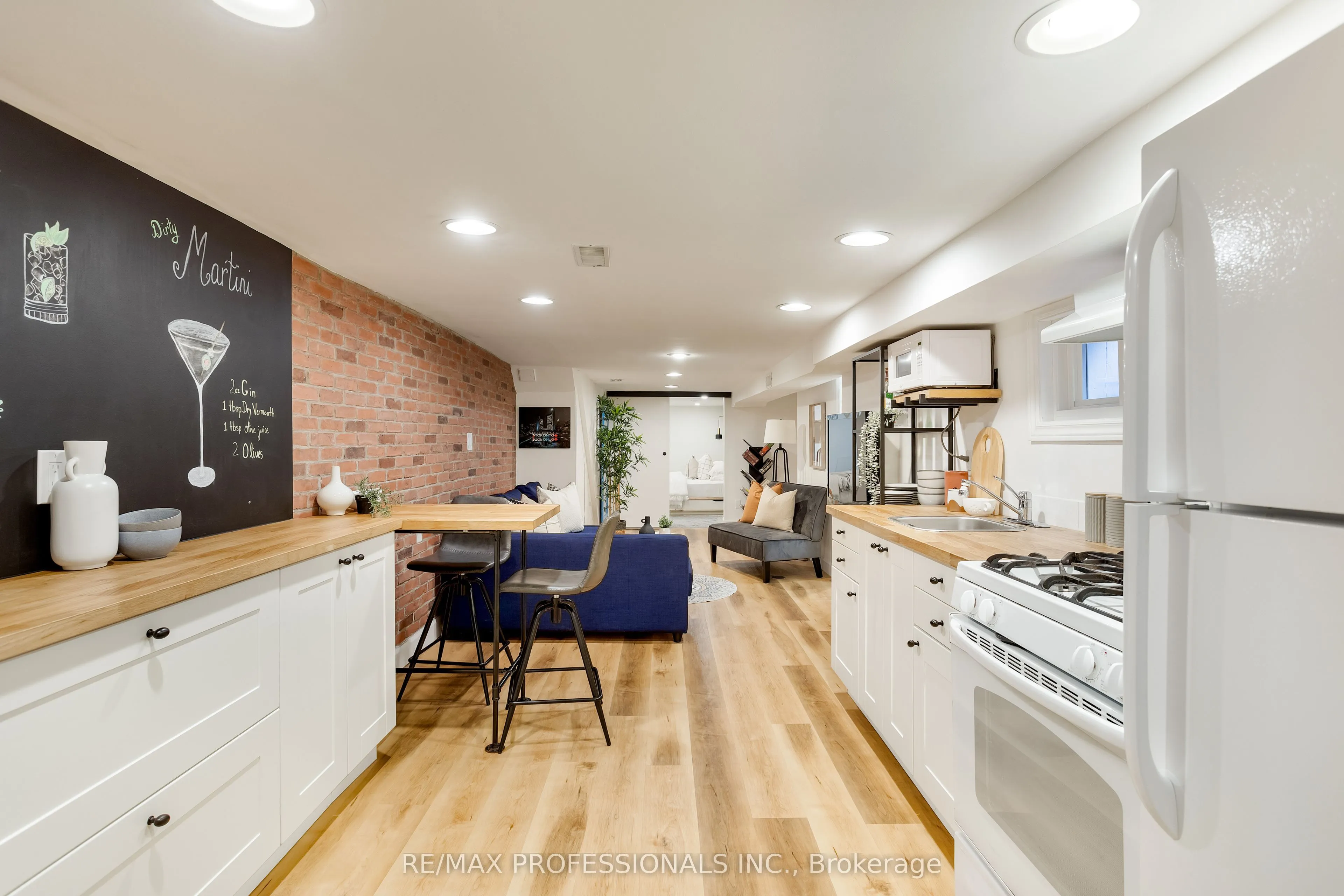 211 Markham Street