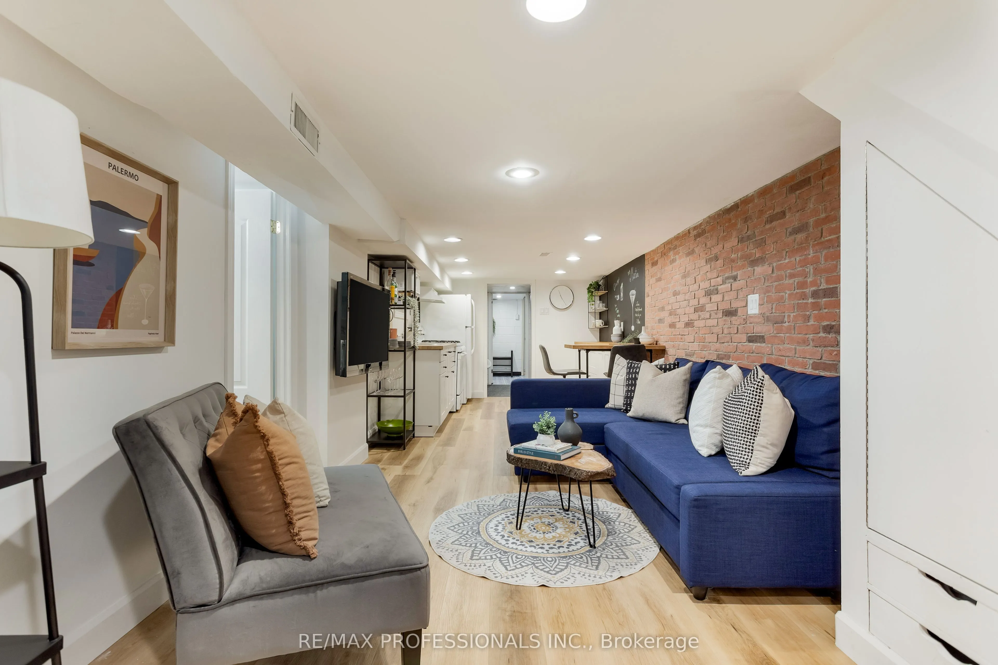 211 Markham Street