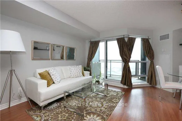 410 Queens Quay W