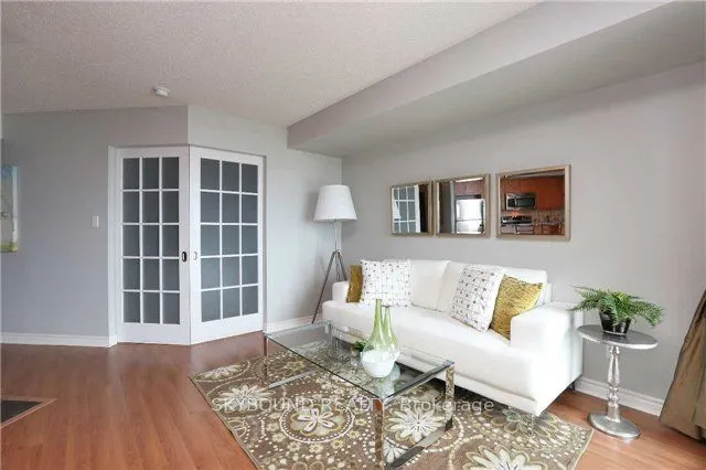 410 Queens Quay W