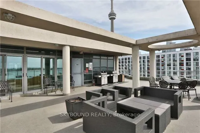 410 Queens Quay W