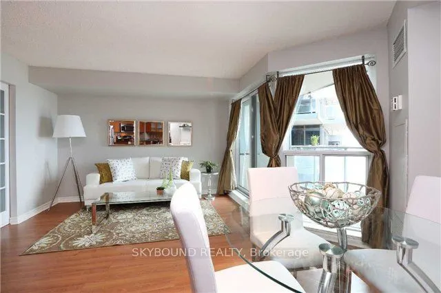 410 Queens Quay W