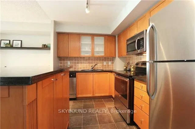 410 Queens Quay W