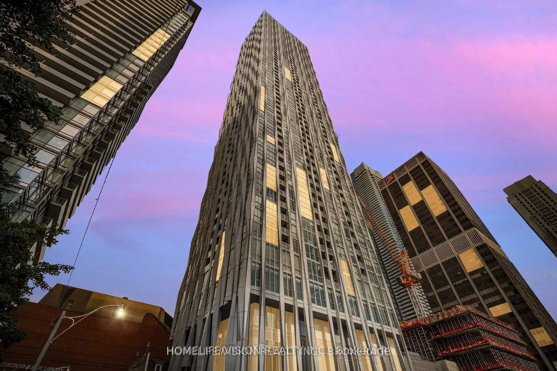1 Yorkville Avenue, #2009