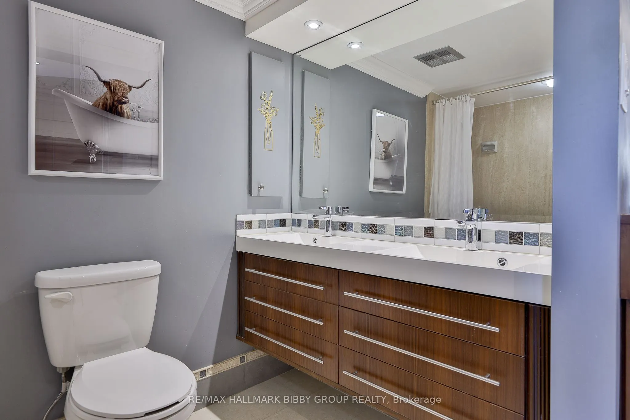 65 Harbour Square, #3006