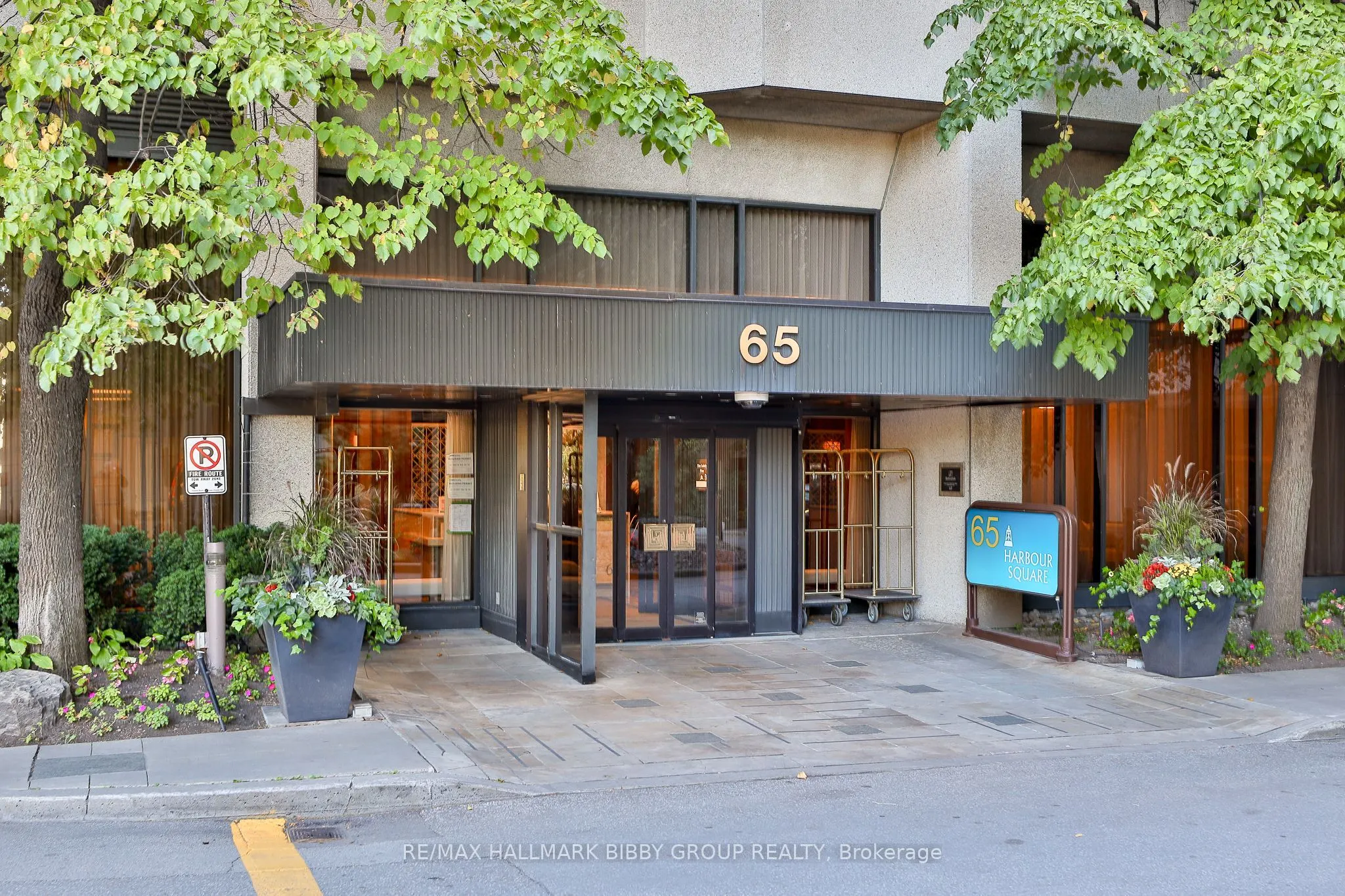 65 Harbour Square, #3006