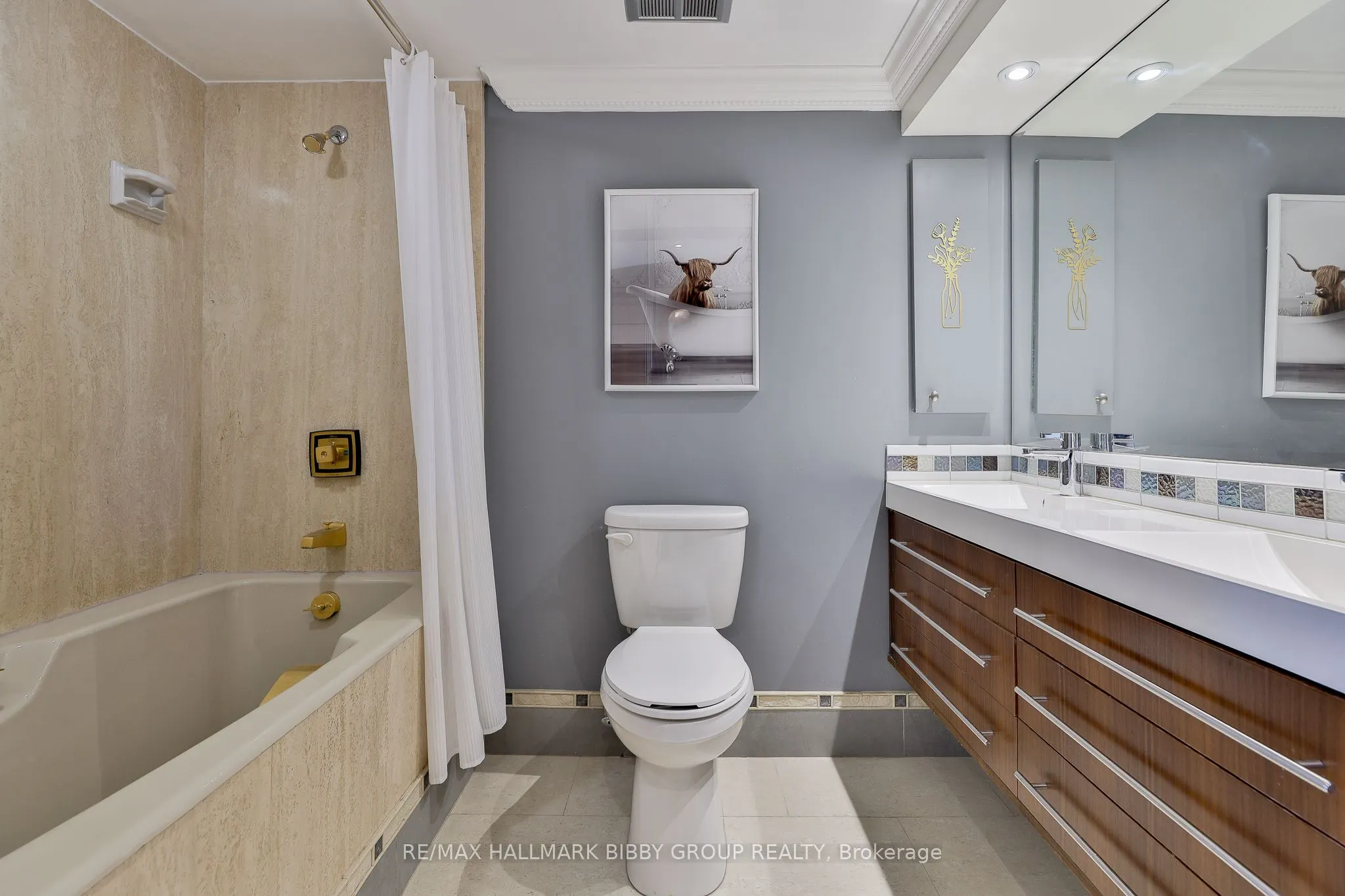 65 Harbour Square, #3006