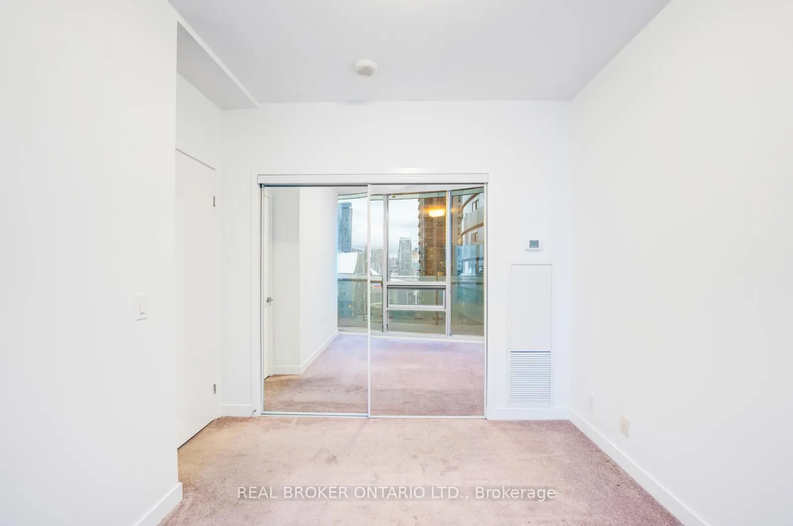 14 York Street, #1806