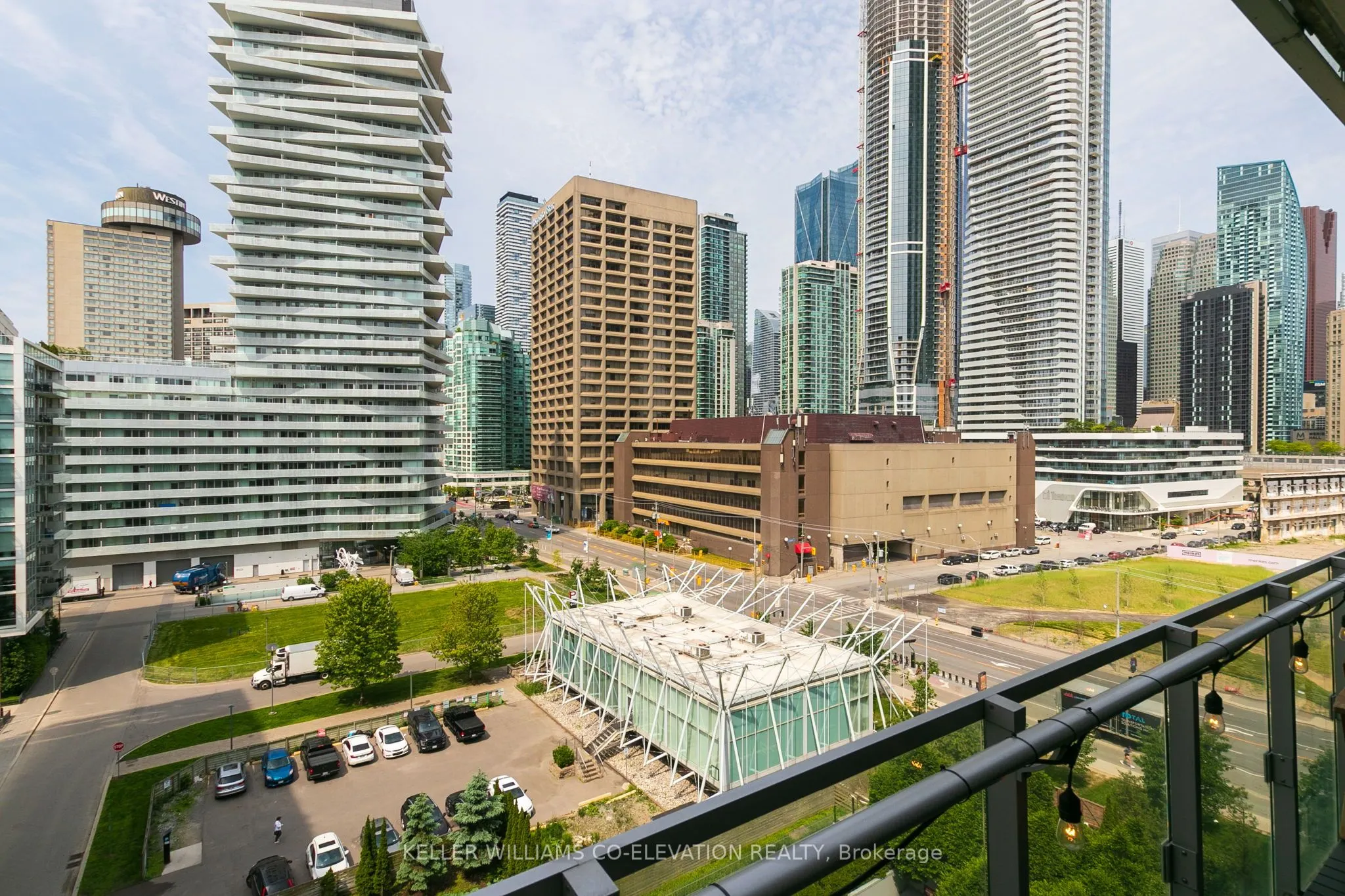 39 Queens Quay E, #835