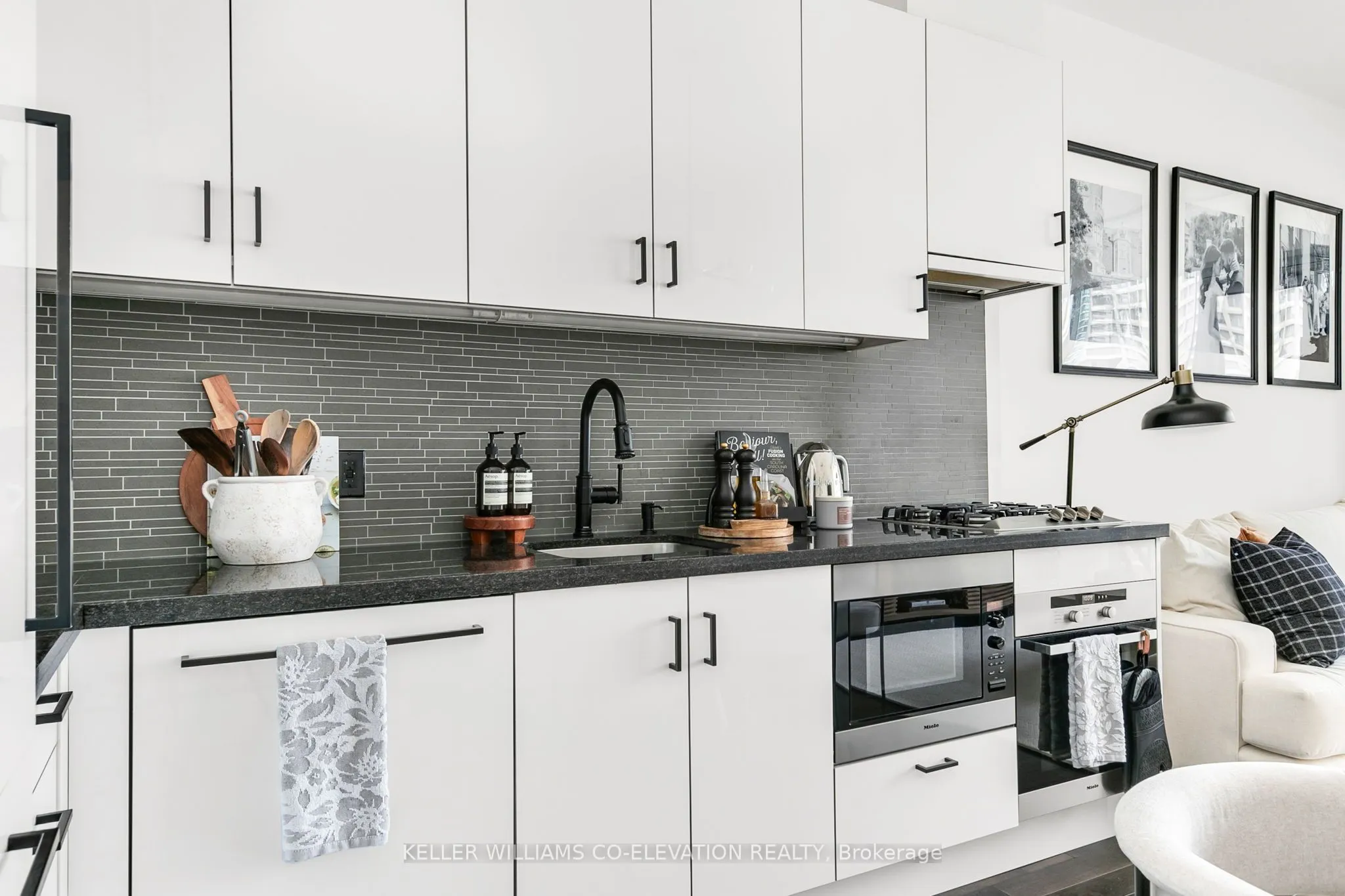 39 Queens Quay E, #835