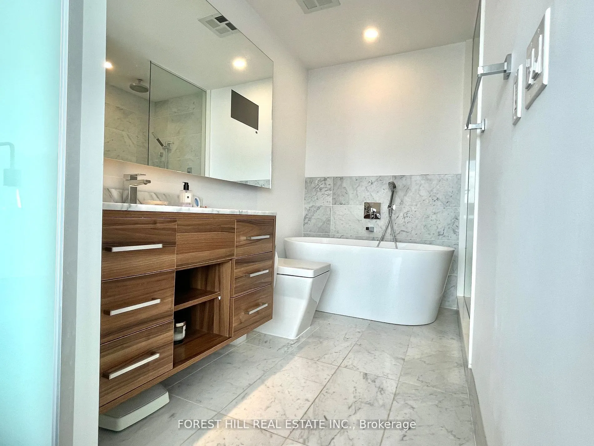 488 University Avenue, #3410