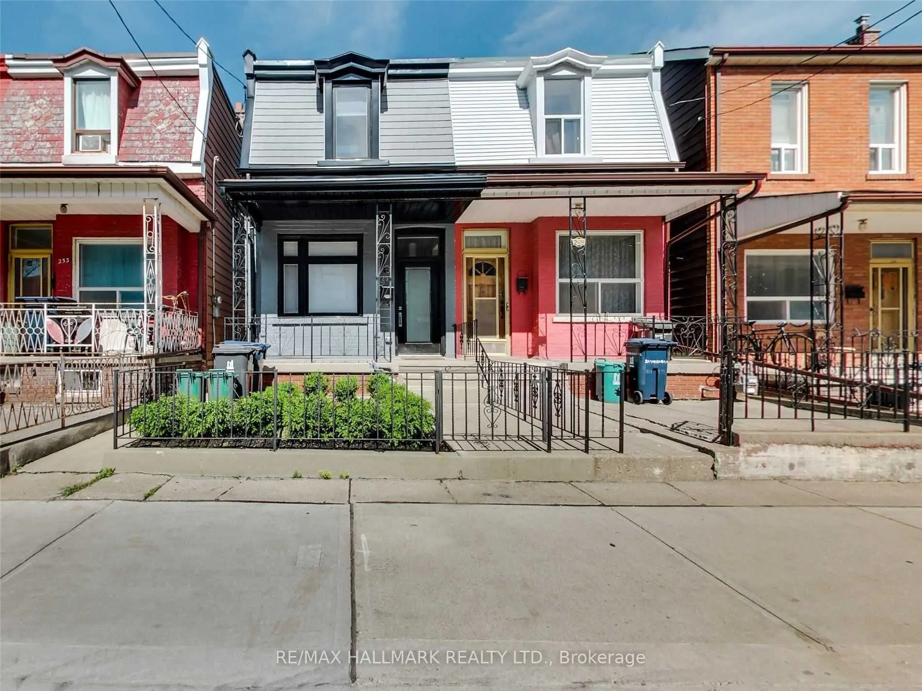 251 Manning (Lower) Avenue