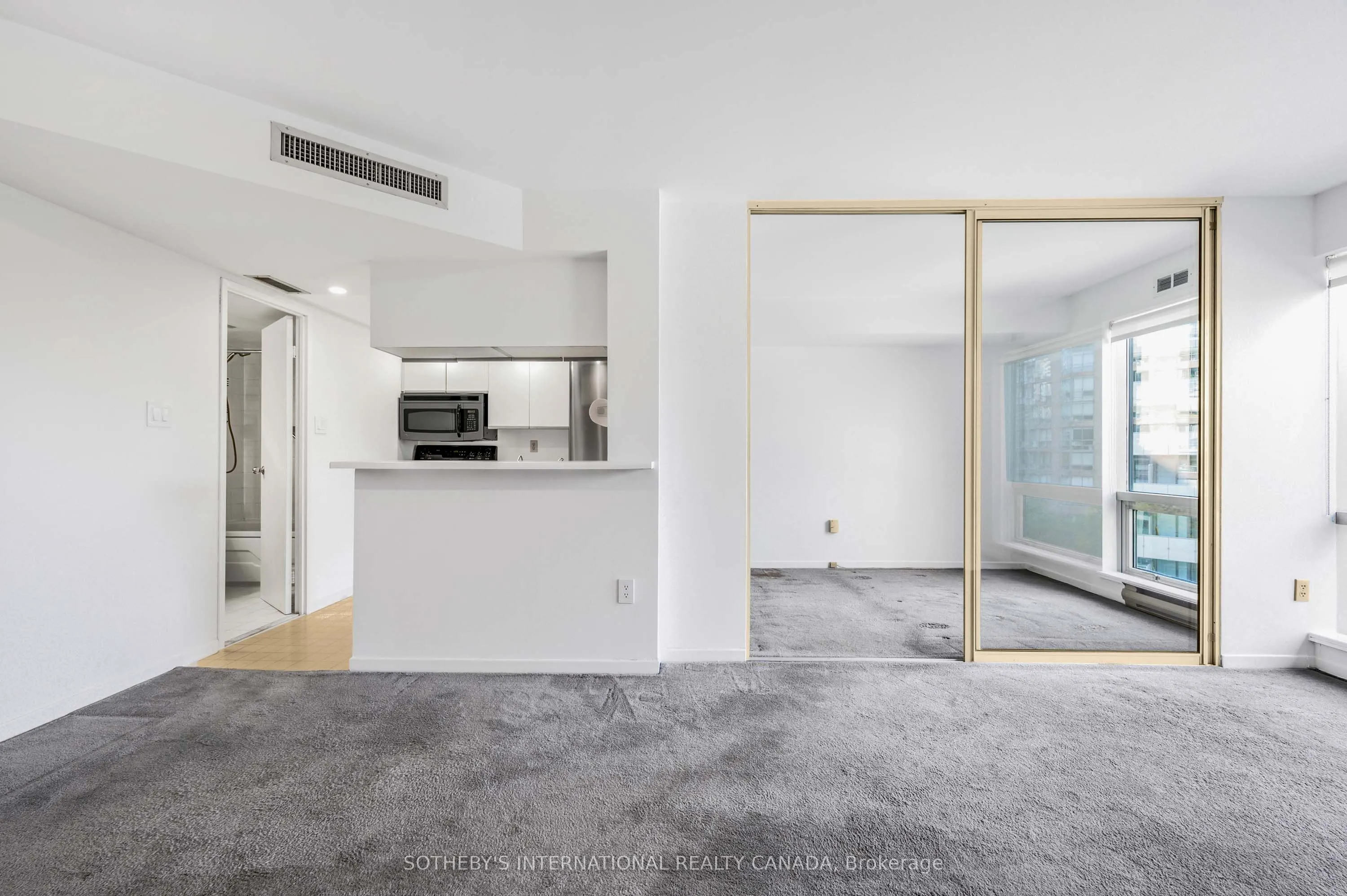 1001 Bay Street, #716
