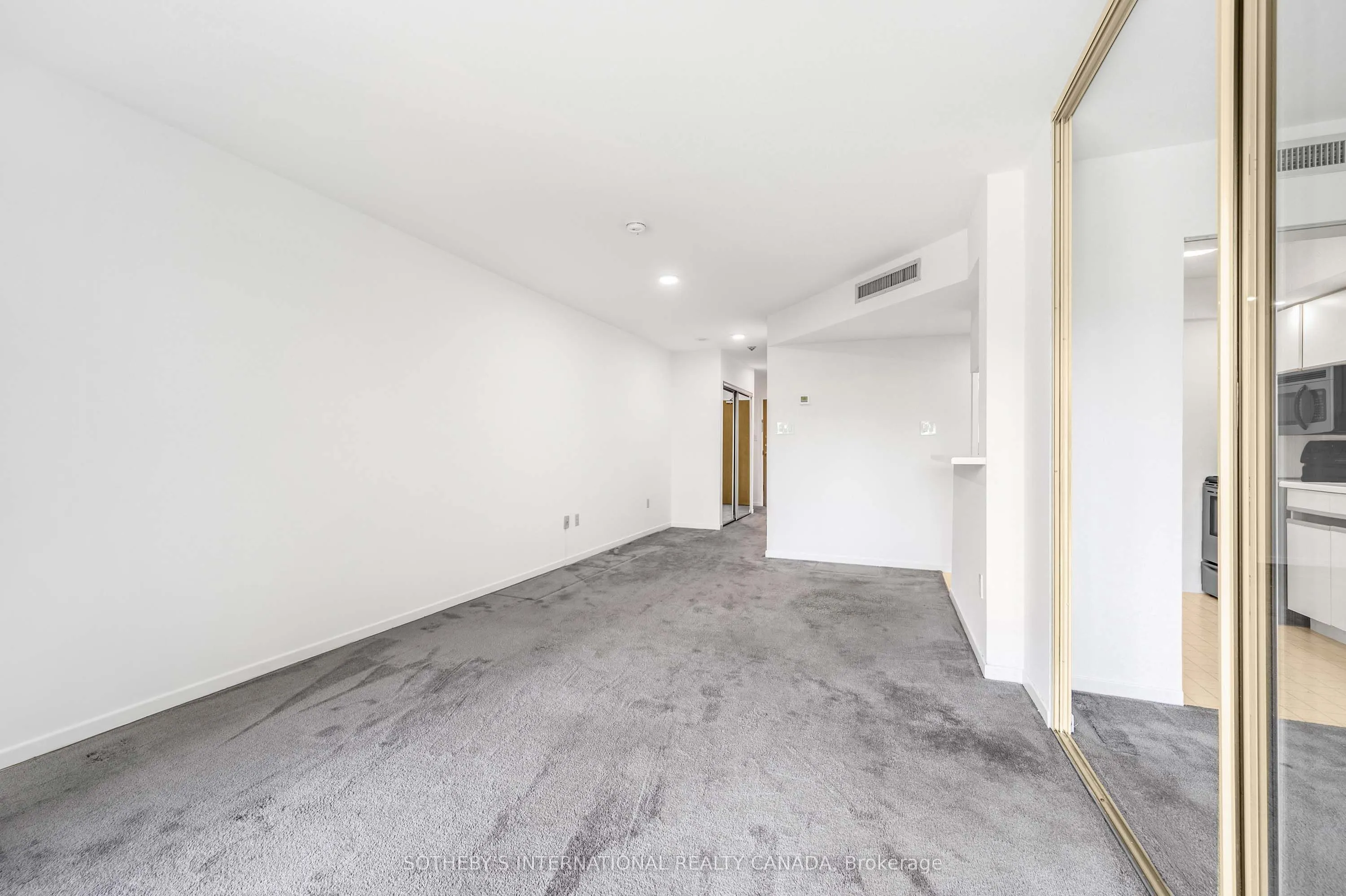 1001 Bay Street, #716