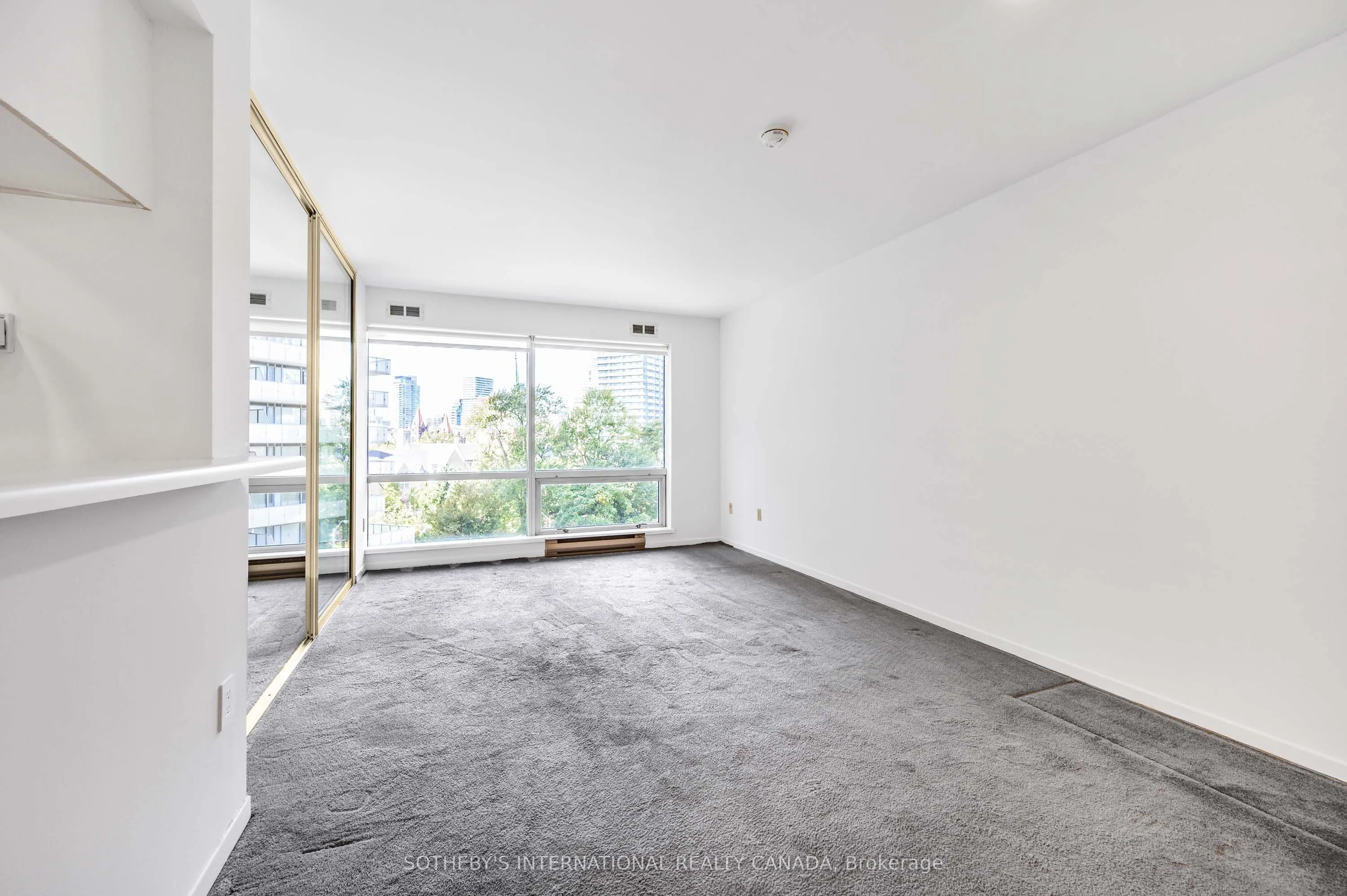 1001 Bay Street, #716