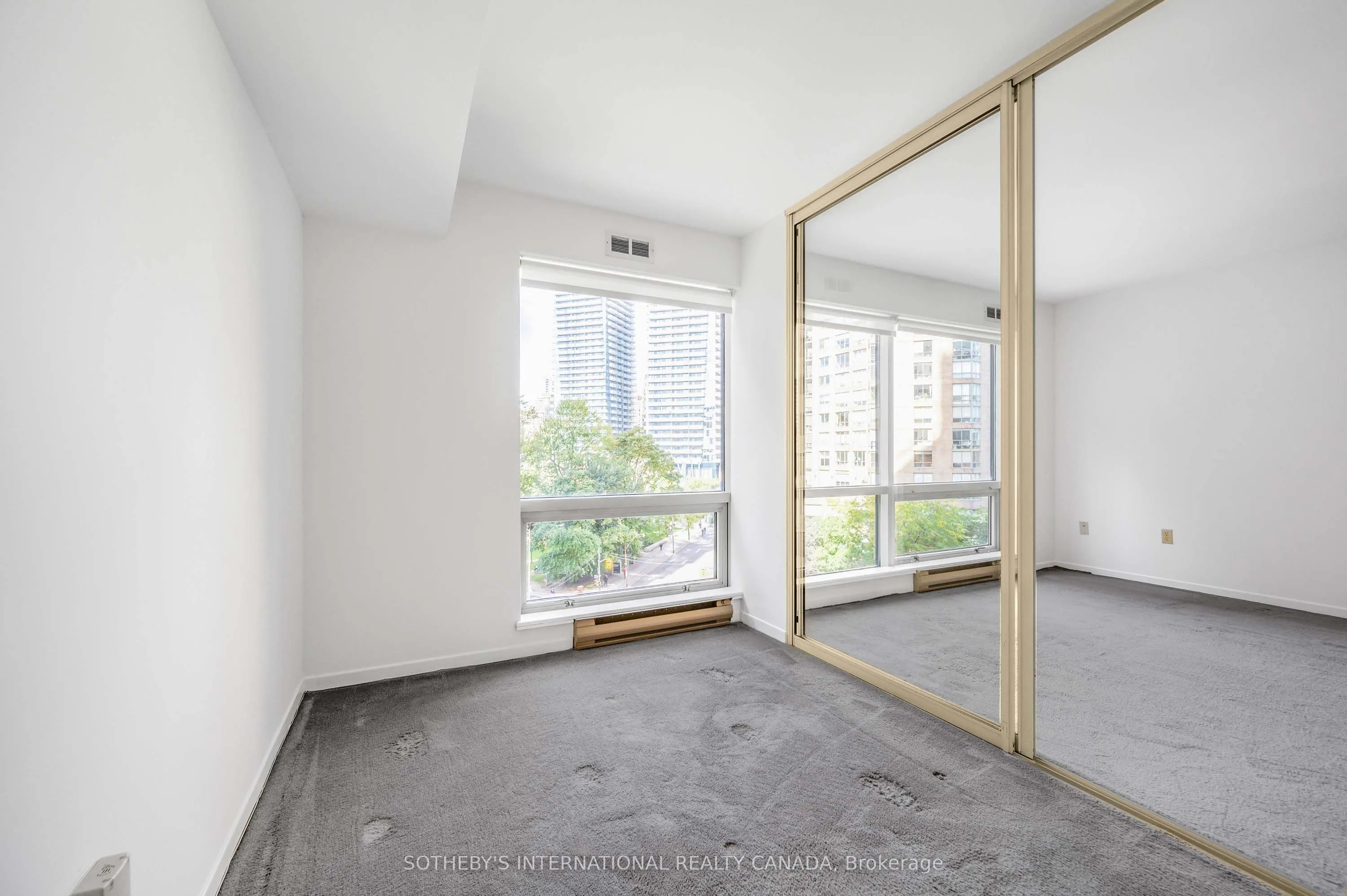 1001 Bay Street, #716