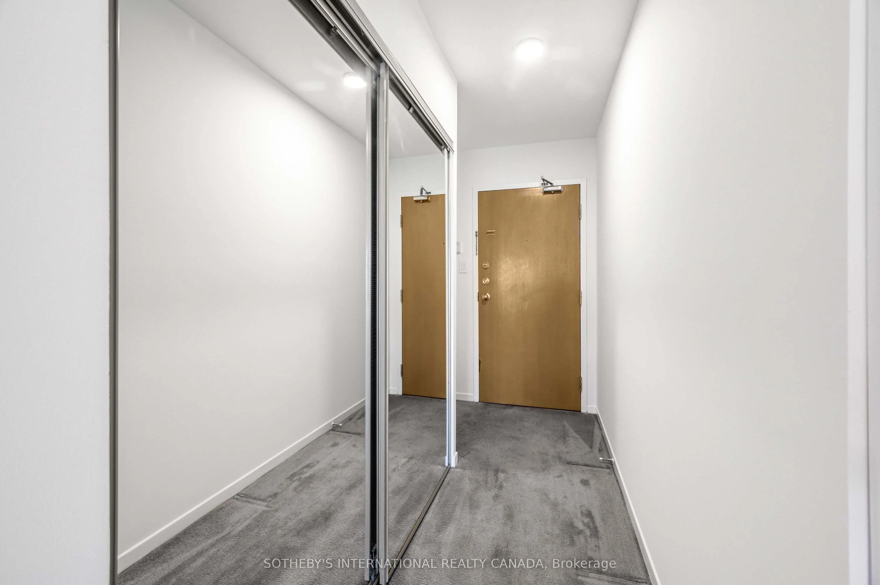 1001 Bay Street, #716