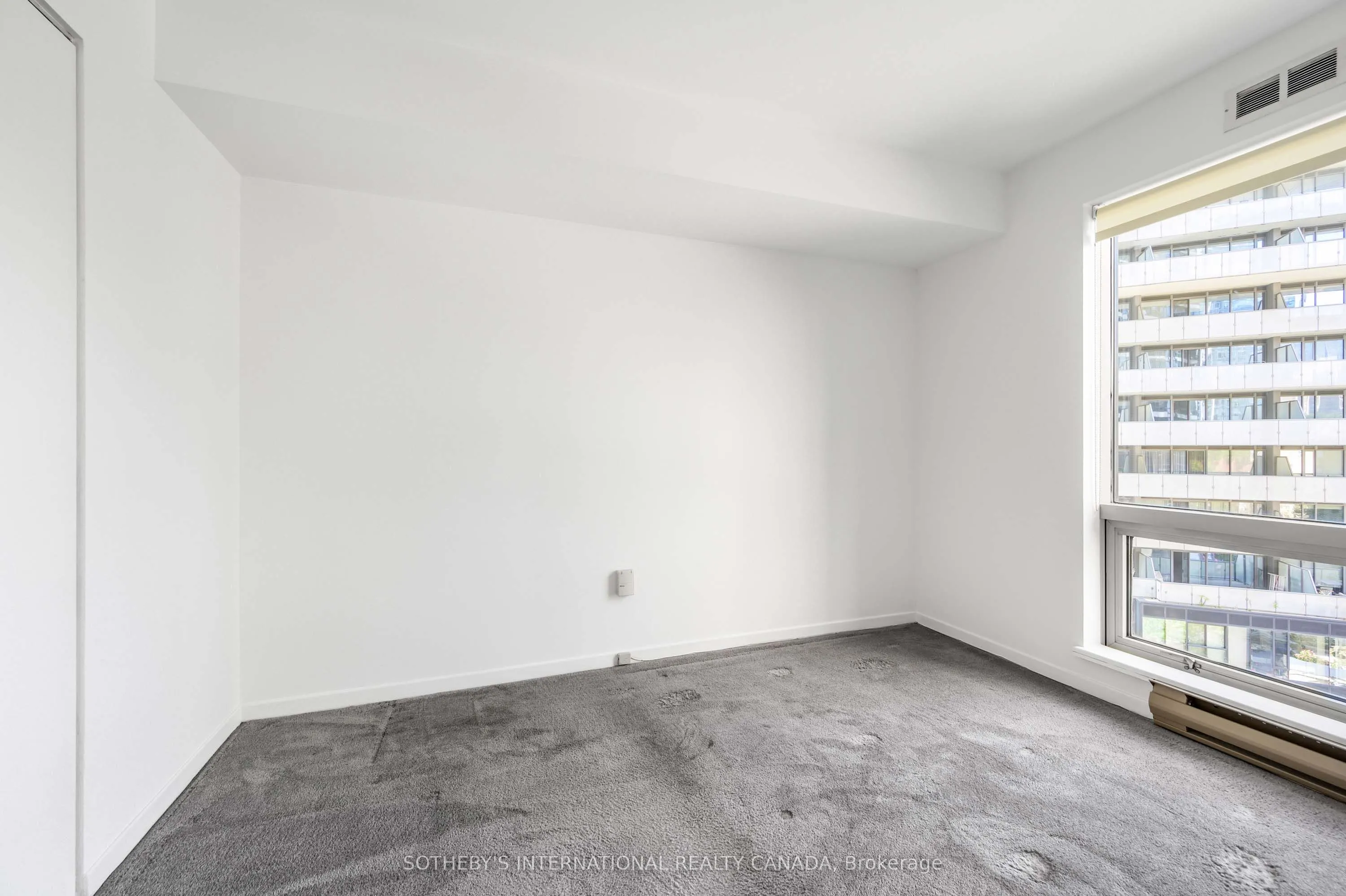 1001 Bay Street, #716