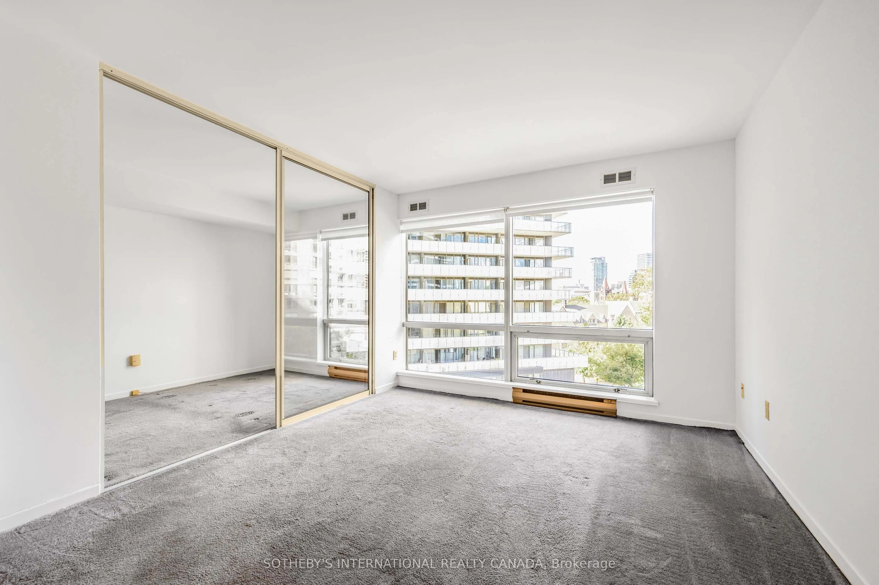 1001 Bay Street, #716