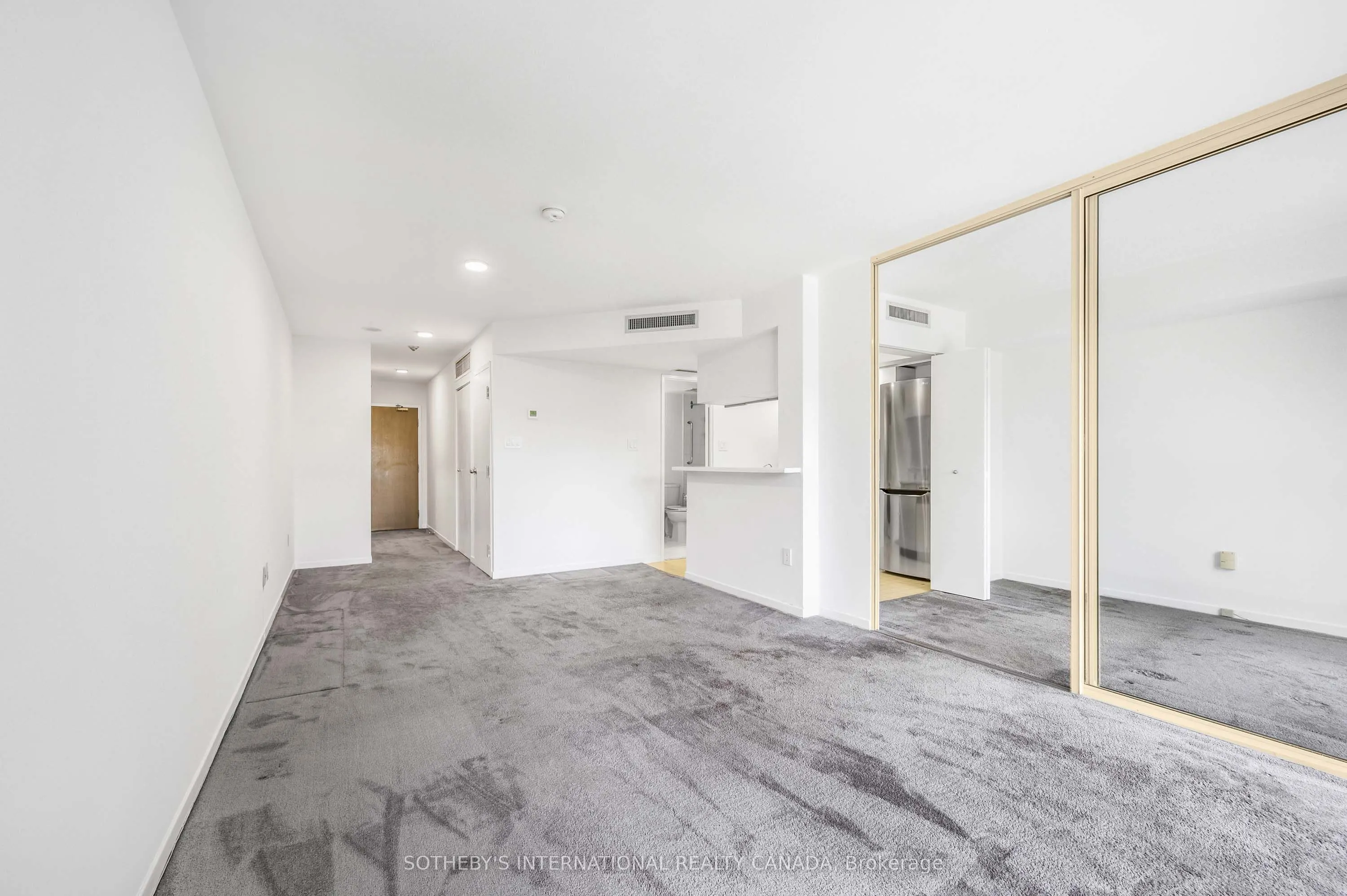 1001 Bay Street, #716