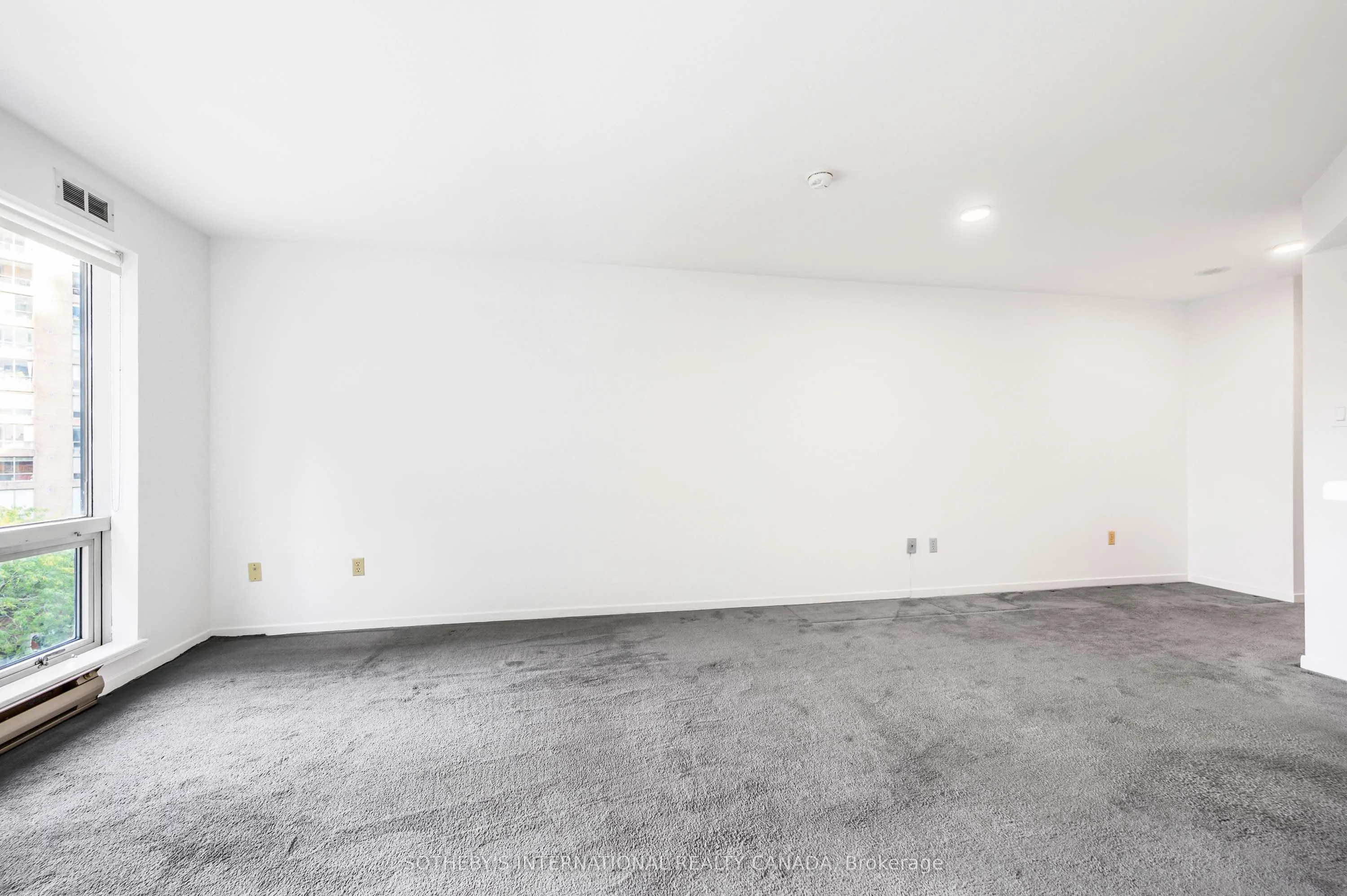 1001 Bay Street, #716