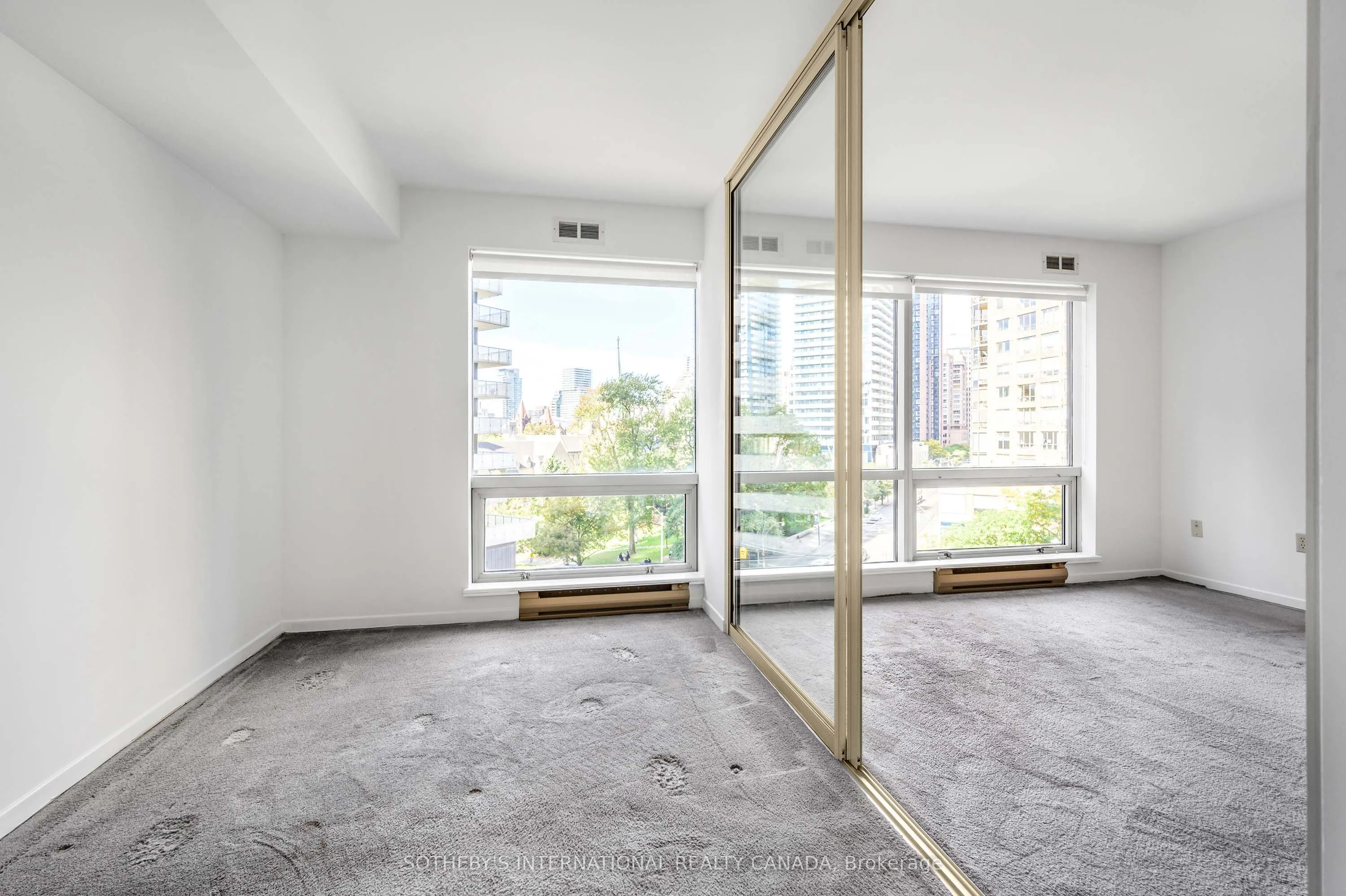 1001 Bay Street, #716