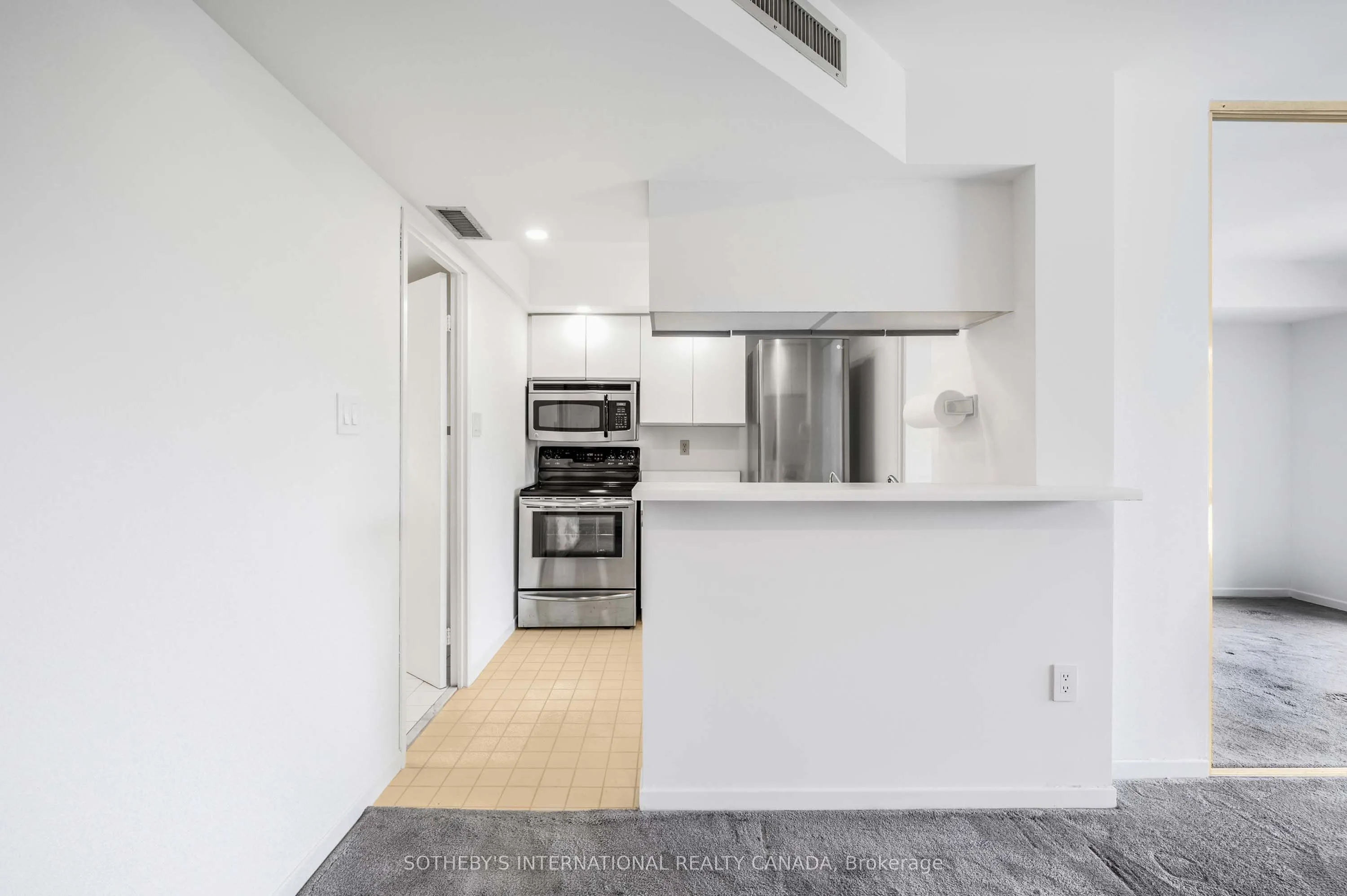 1001 Bay Street, #716