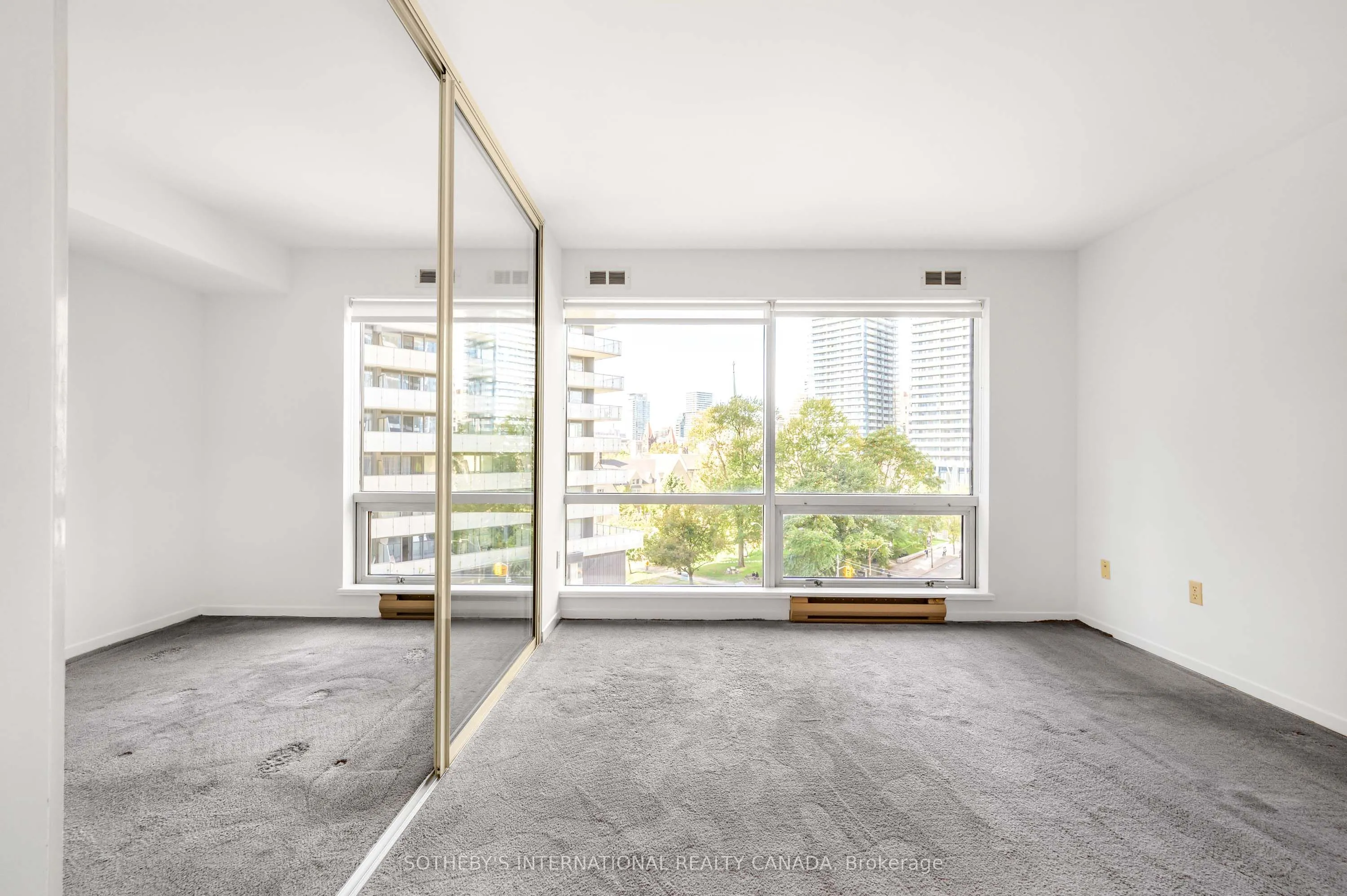 1001 Bay Street, #716