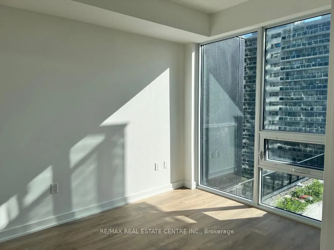 127 Broadway Avenue, #1010