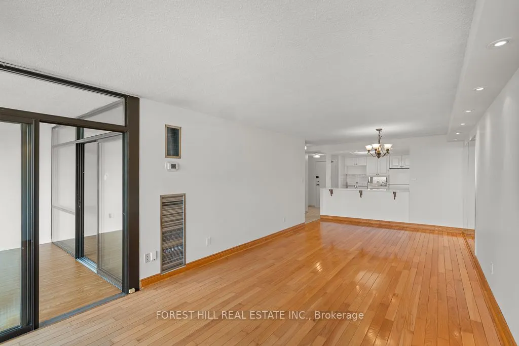 1555 Finch Avenue E, #902