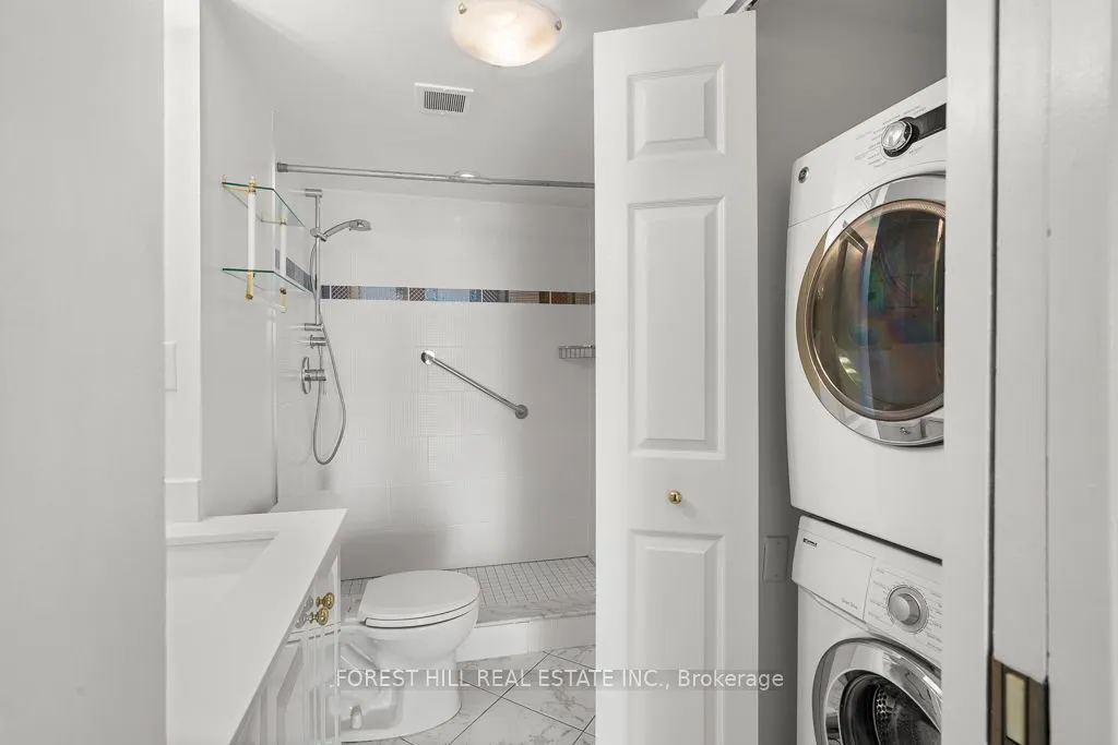 1555 Finch Avenue E, #902