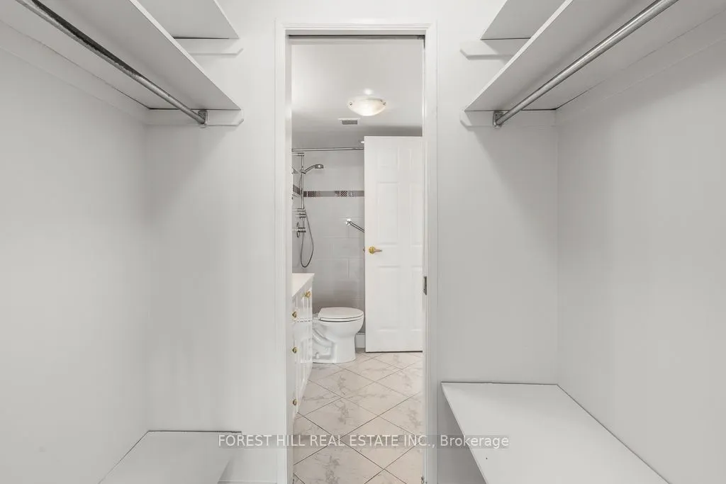 1555 Finch Avenue E, #902