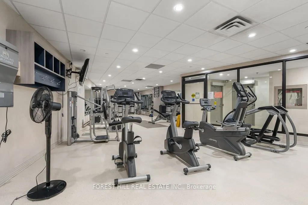 1555 Finch Avenue E, #902