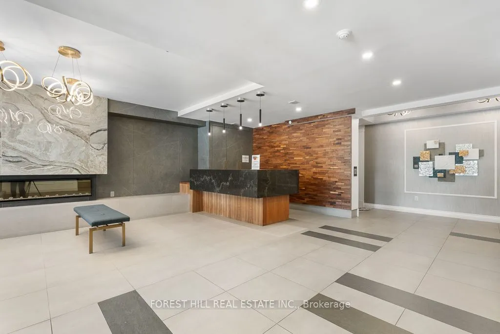 1555 Finch Avenue E, #902