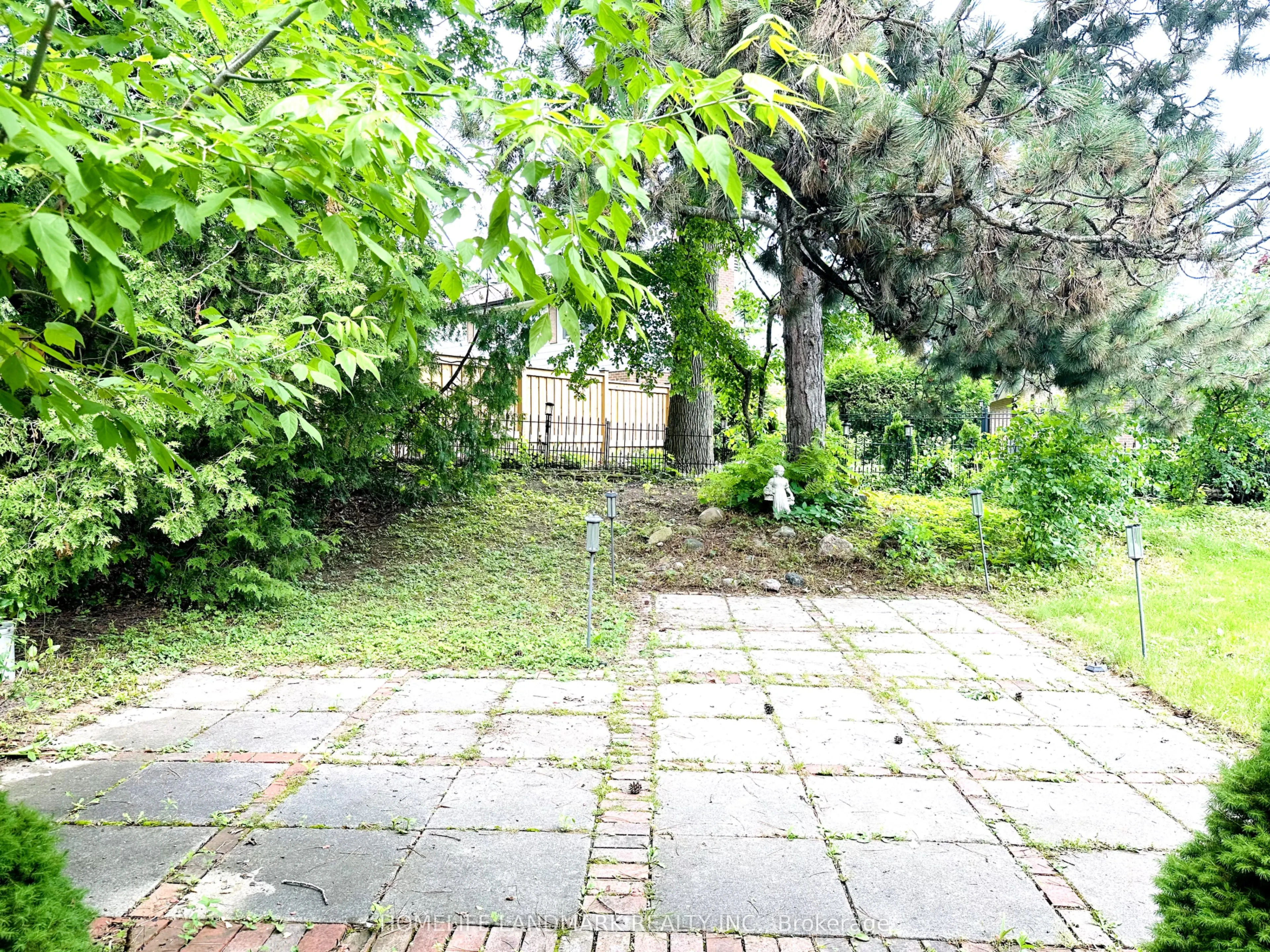 125 Bannatyne Drive