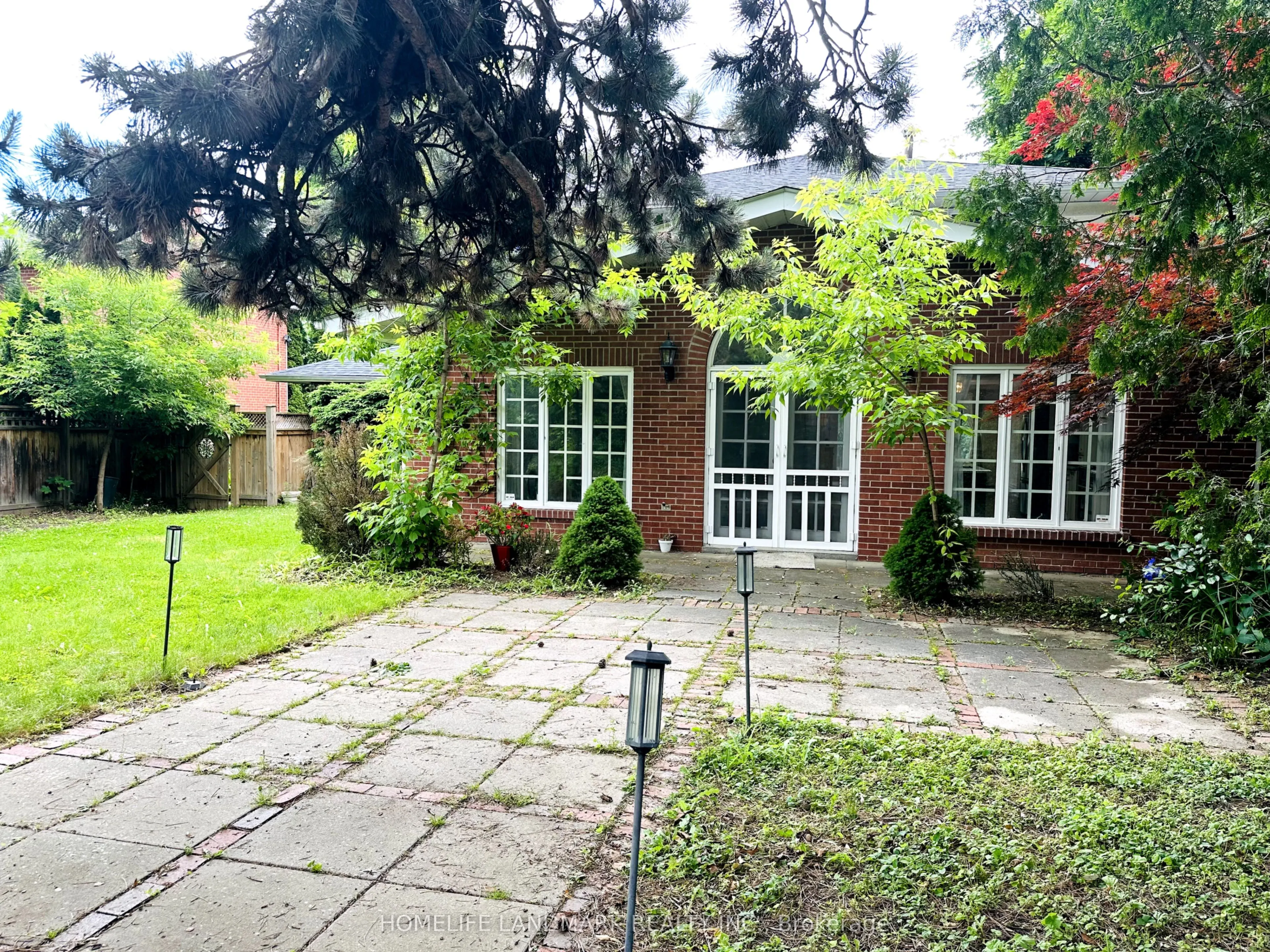 125 Bannatyne Drive