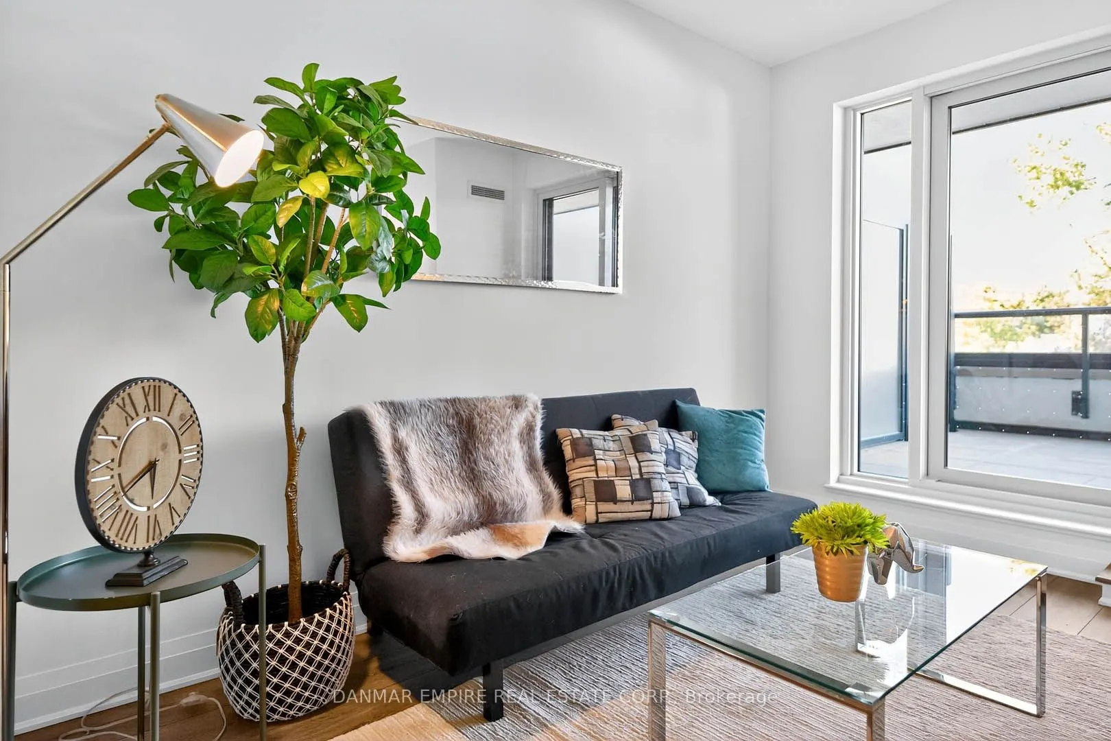 700 Sheppard Avenue W, #802