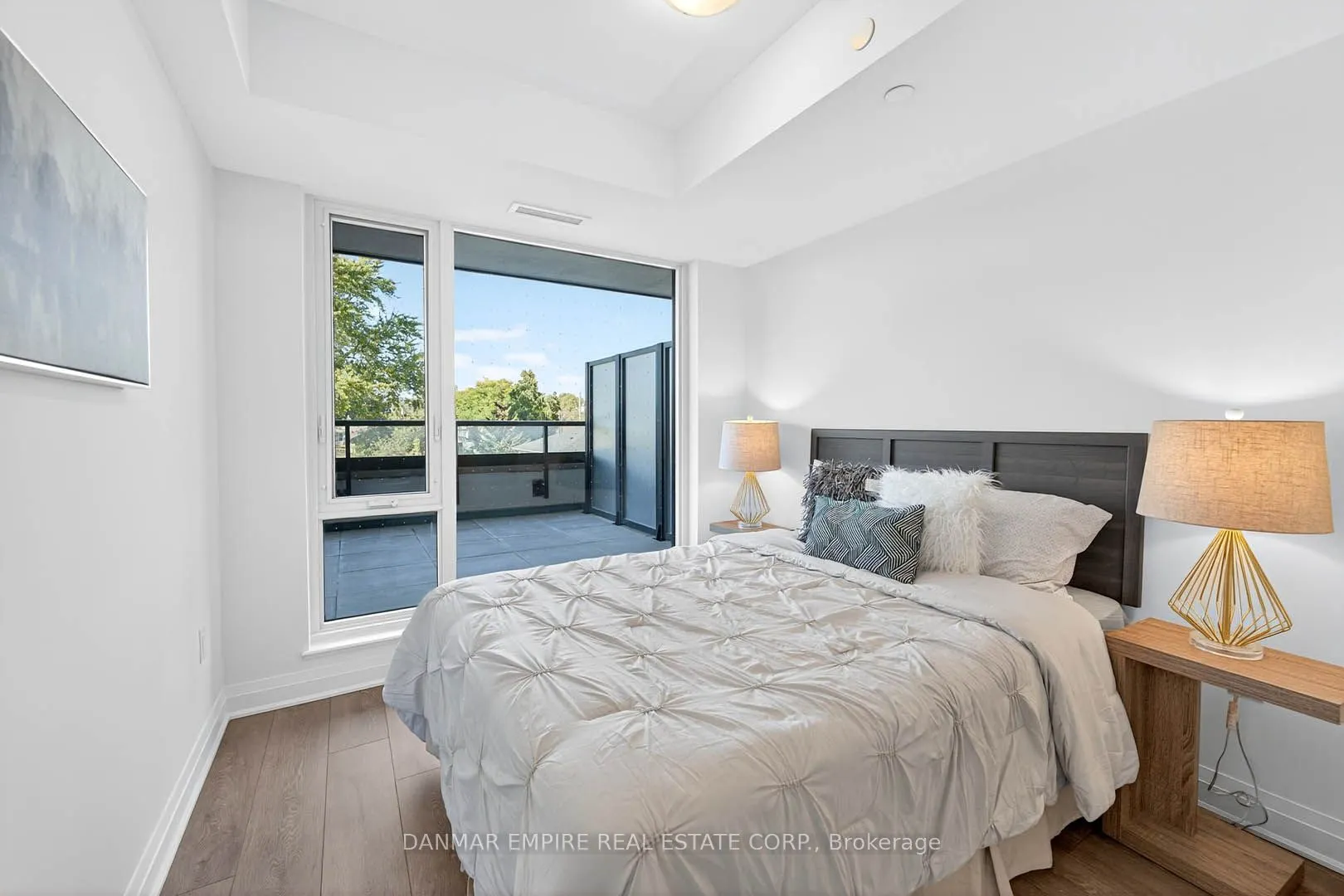 700 Sheppard Avenue W, #802