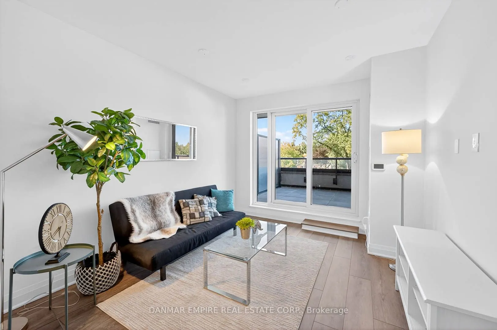 700 Sheppard Avenue W, #802