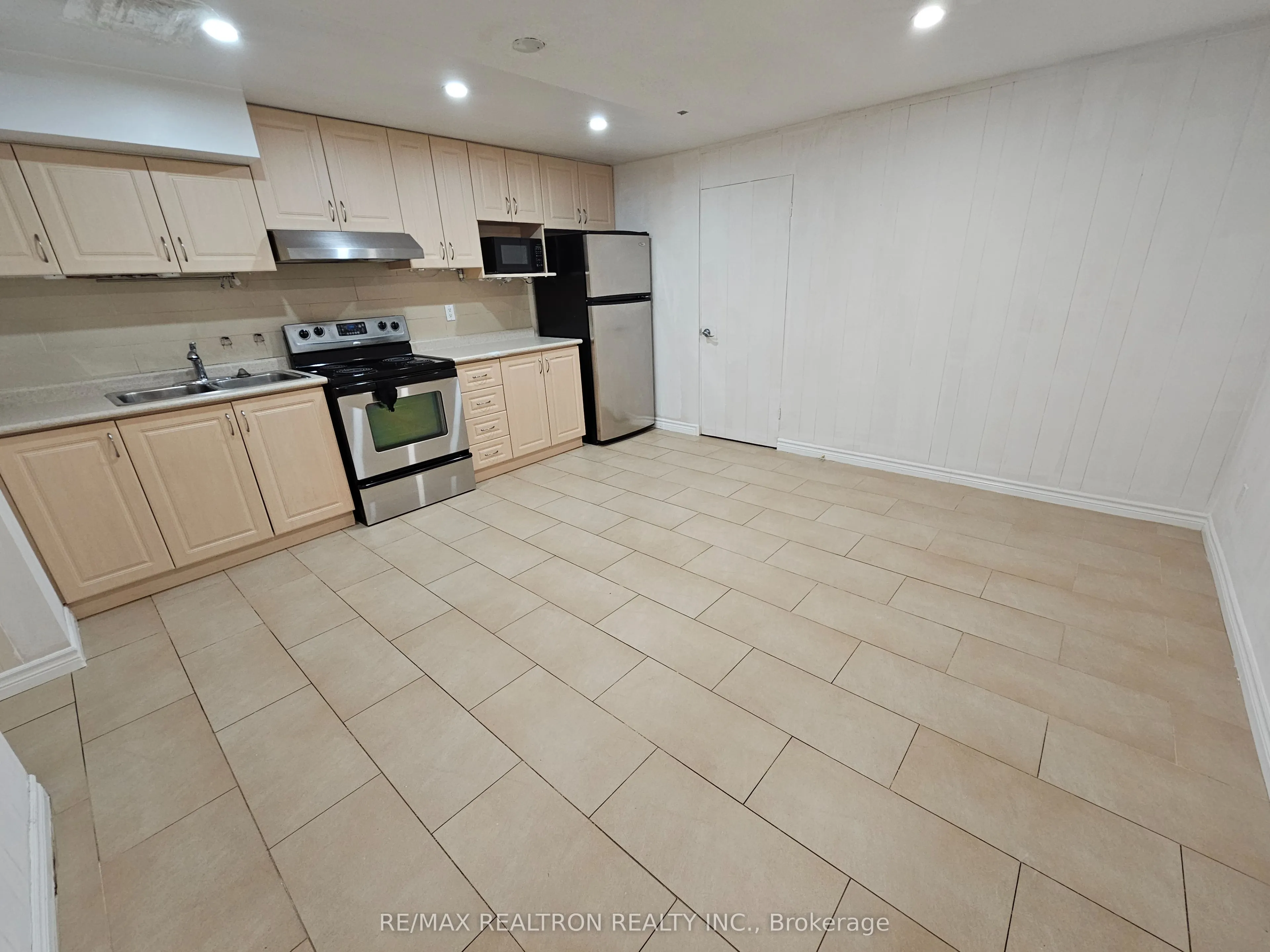 7 Stafford Road, #B1