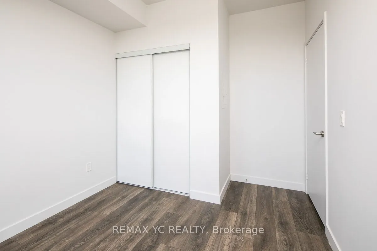 8 Eglinton Avenue E, #3307